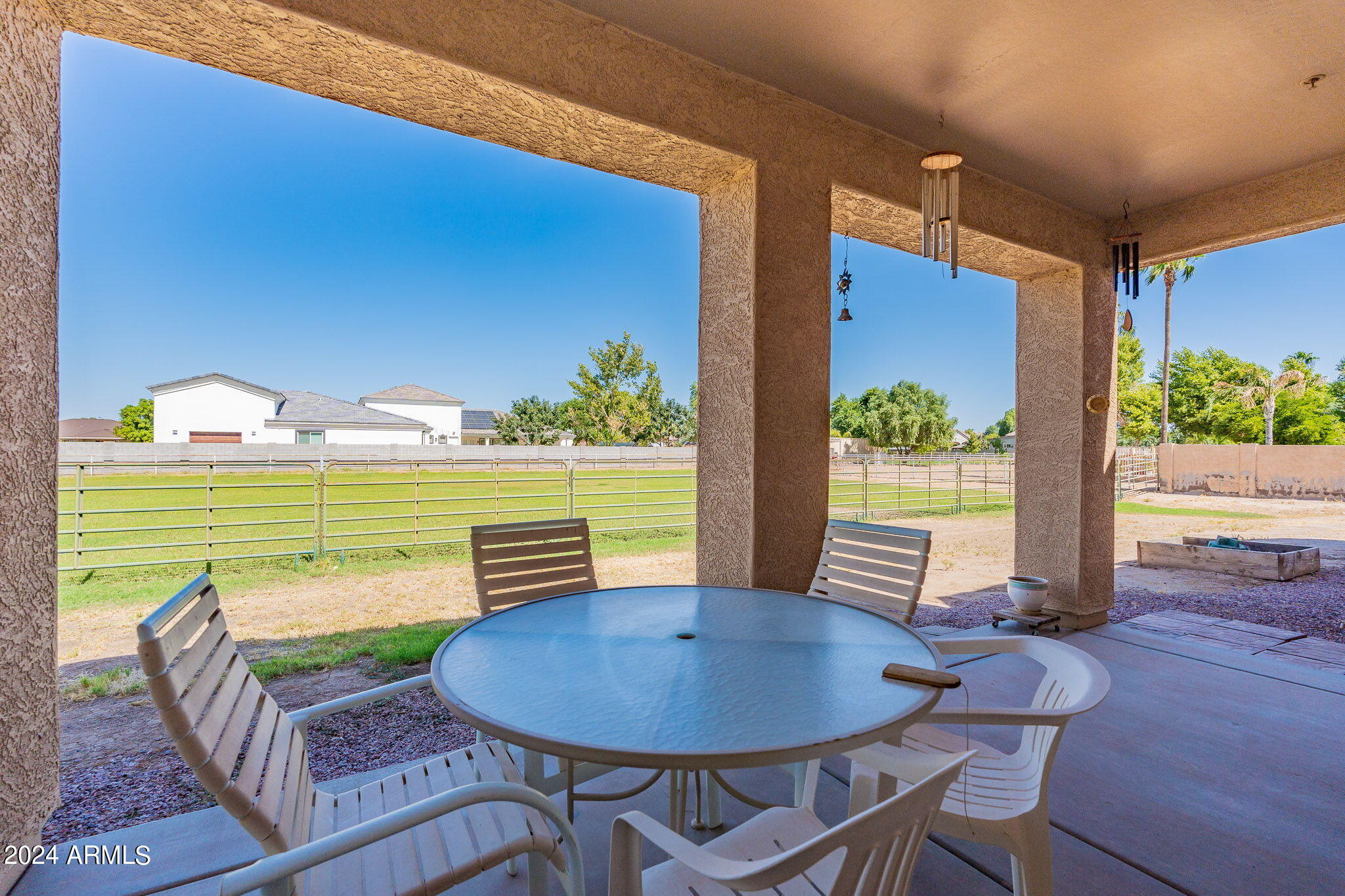 2578 E ARROWHEAD Trail