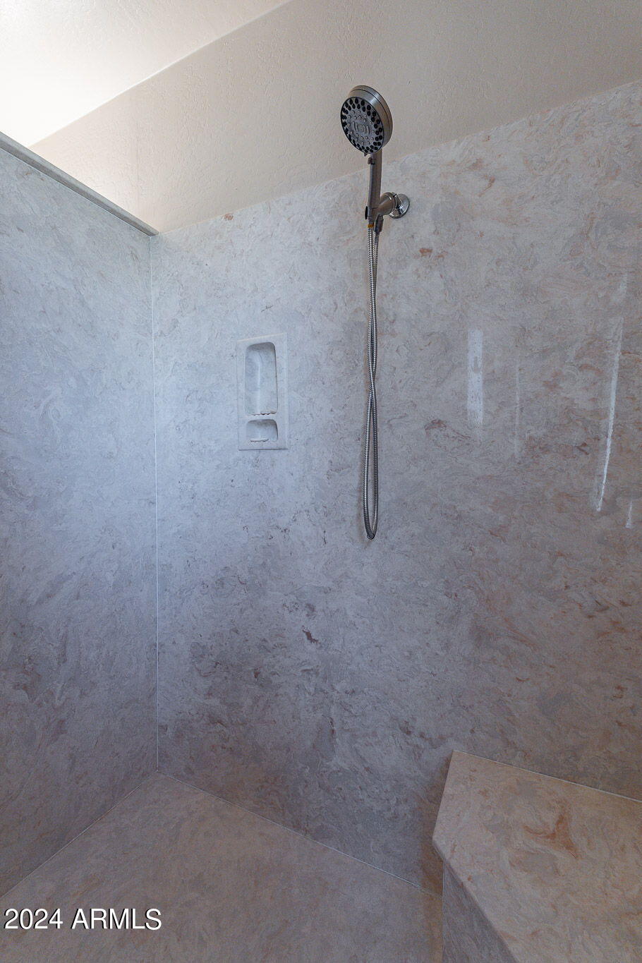 2578 E ARROWHEAD Trail