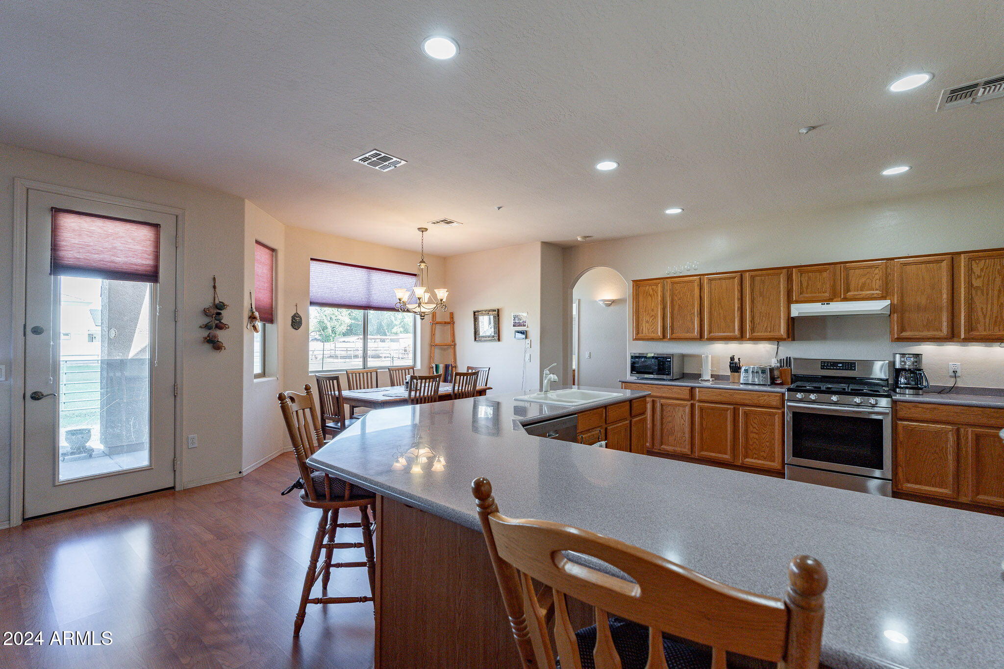 2578 E ARROWHEAD Trail