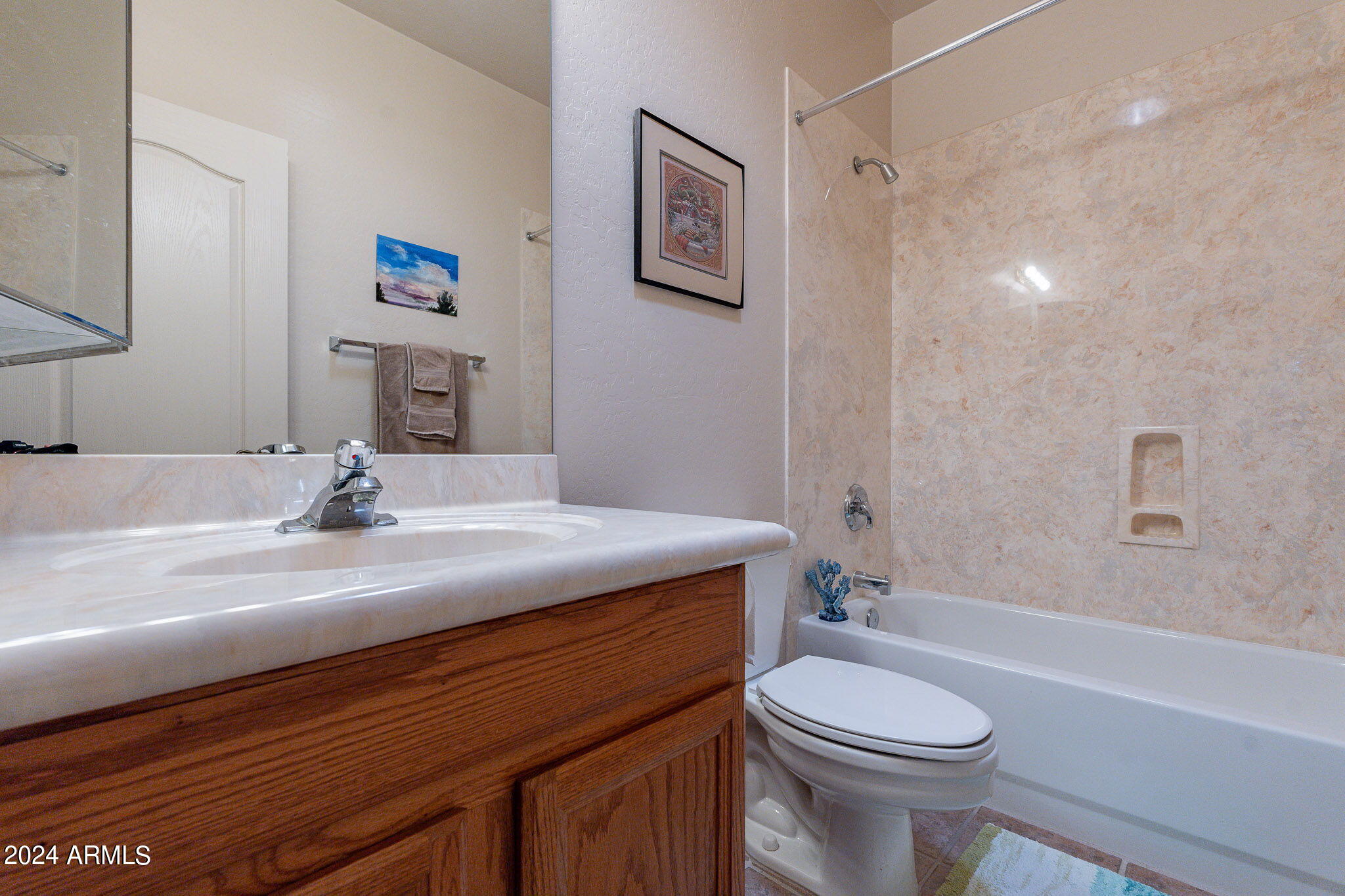 2578 E ARROWHEAD Trail