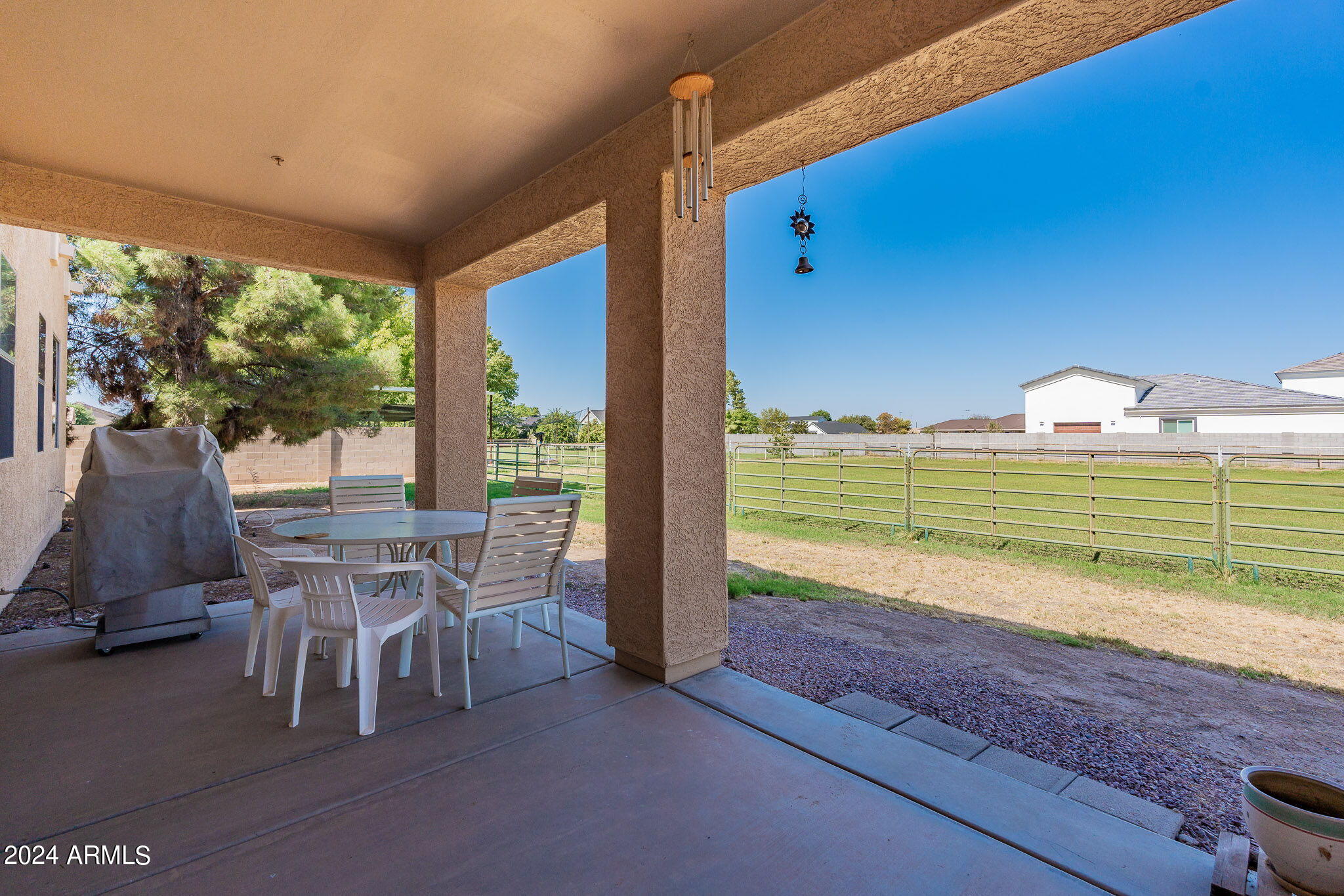 2578 E ARROWHEAD Trail
