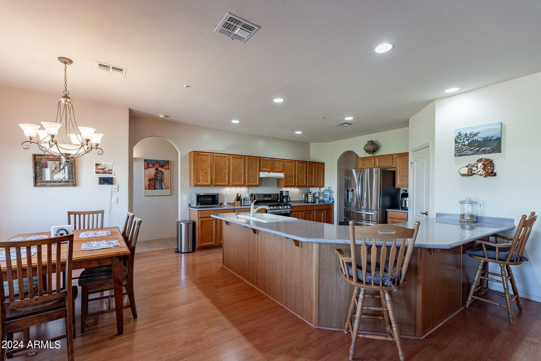 2578 E ARROWHEAD Trail