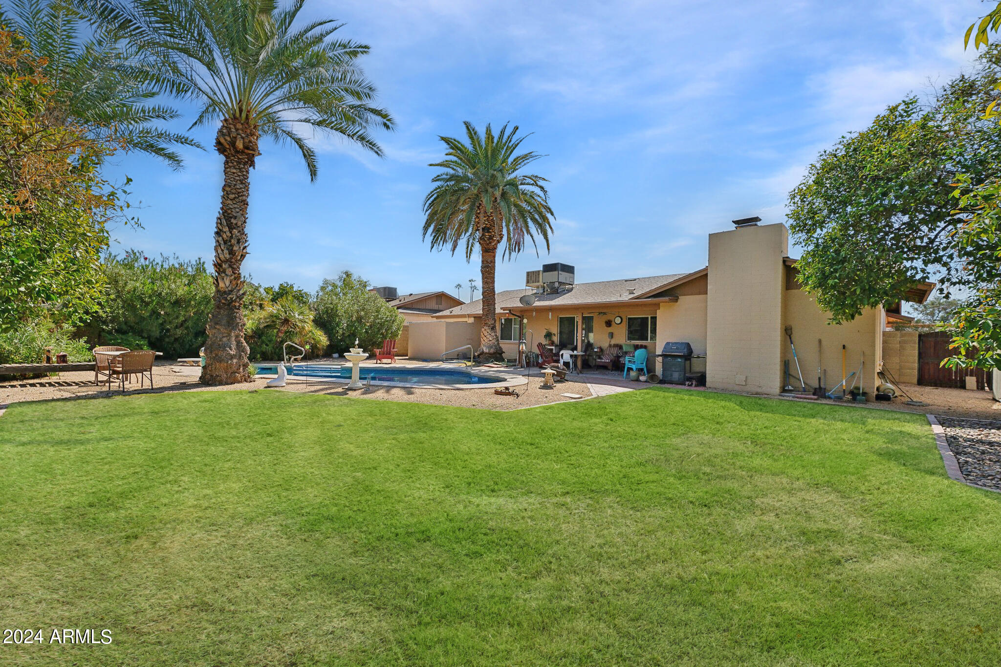 6208 W COLUMBINE Drive