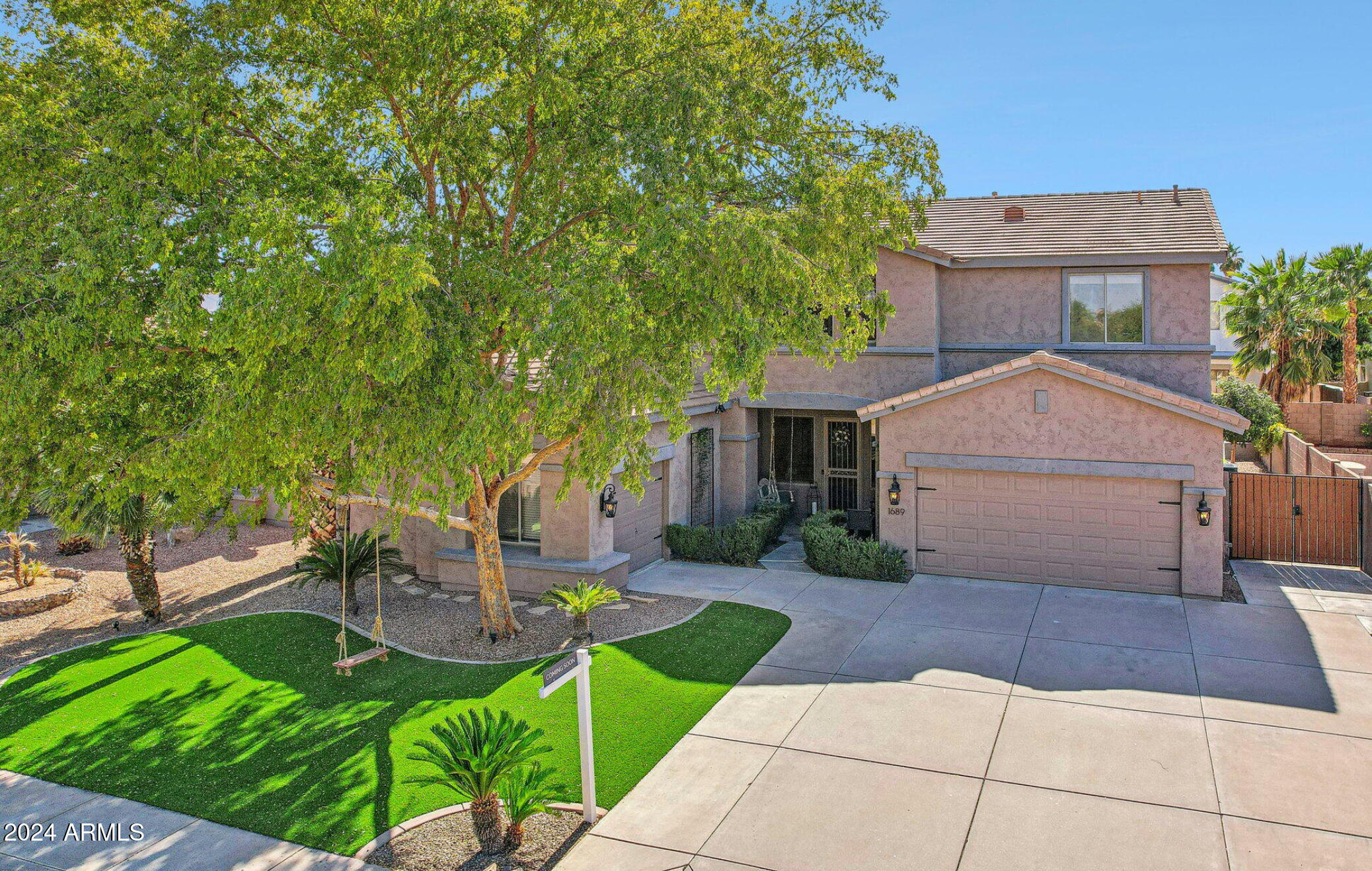 1689 E HEARNE Way