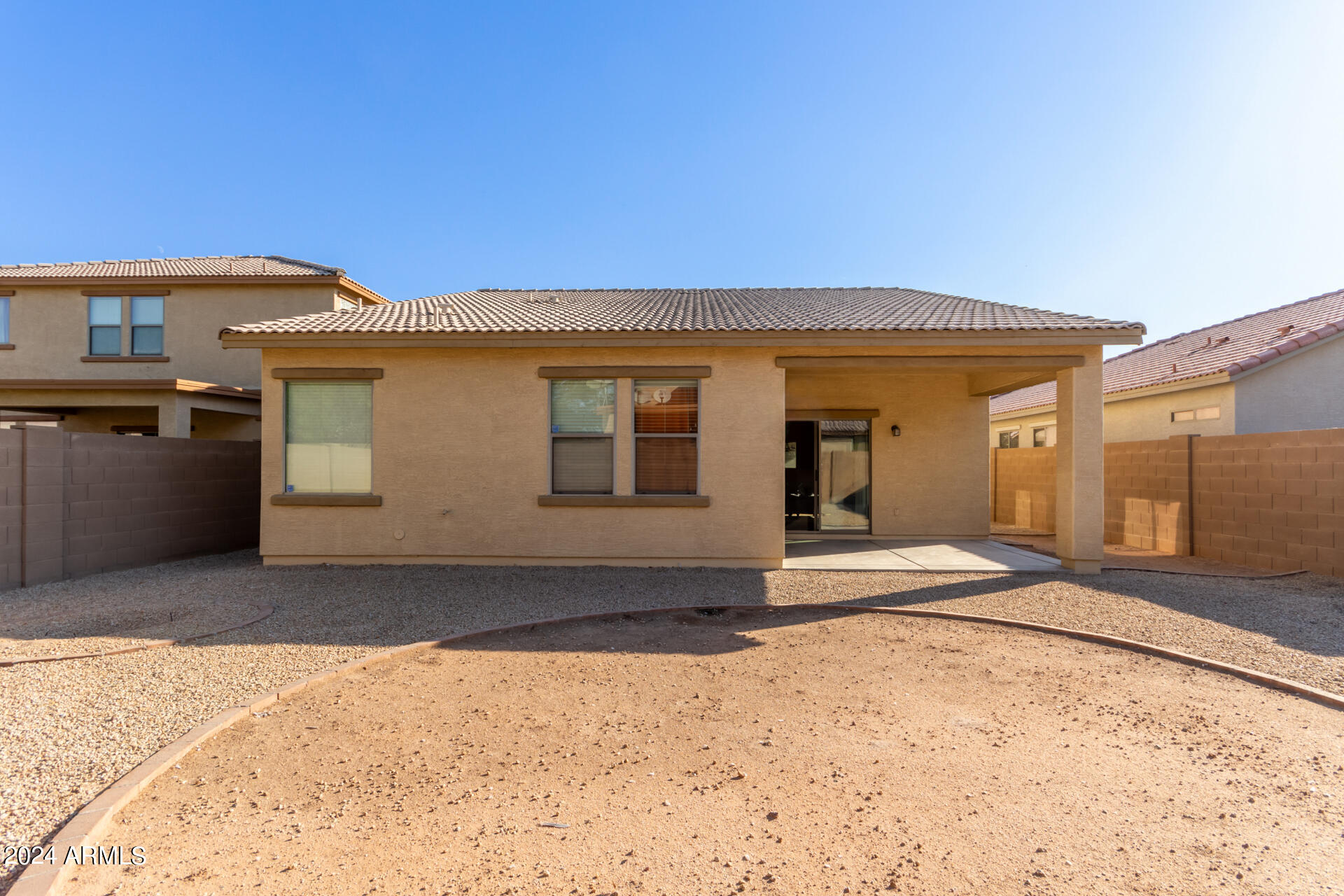 2408 W TAMARISK Avenue