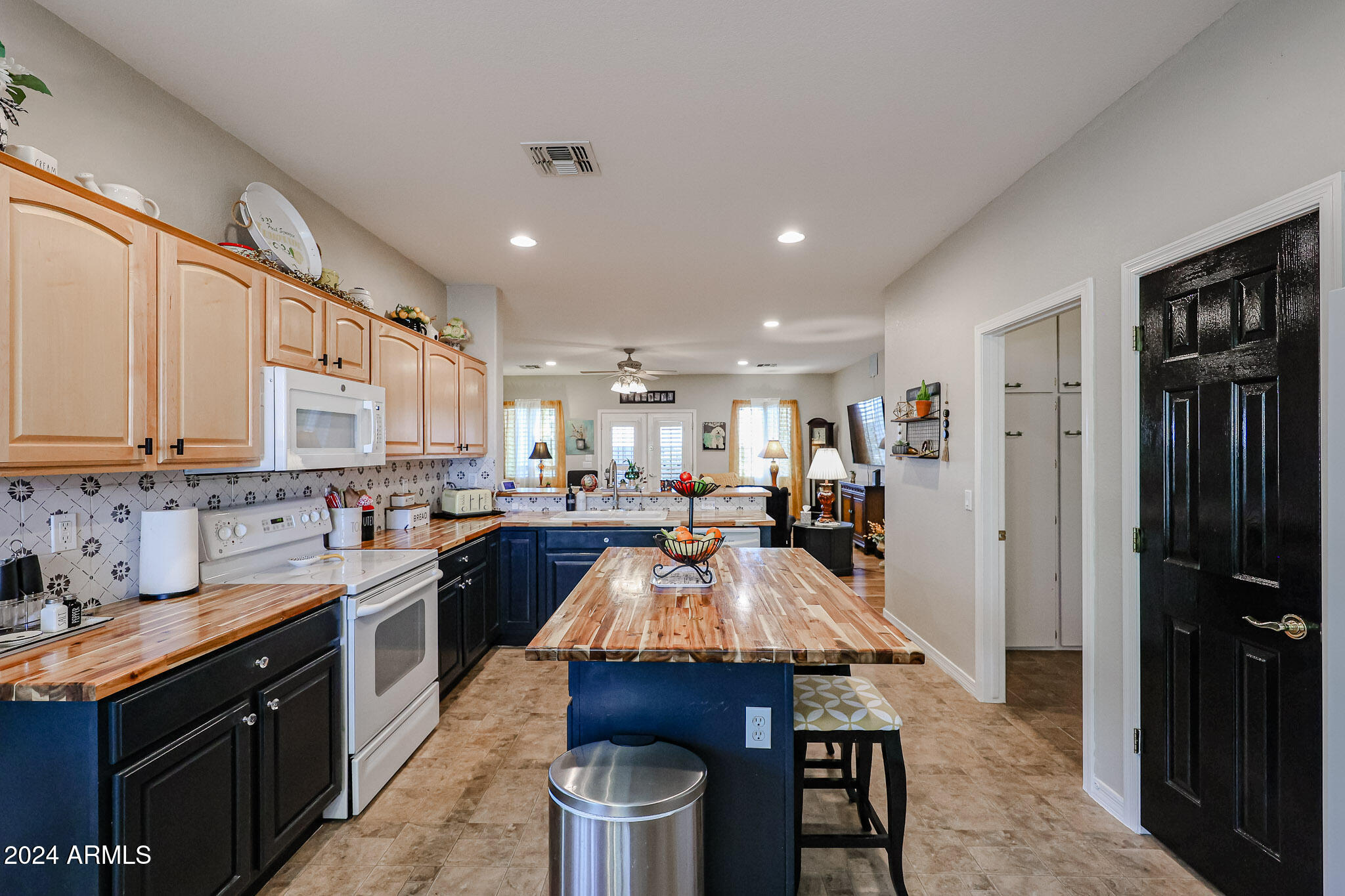 3881 E GLENEAGLE Place