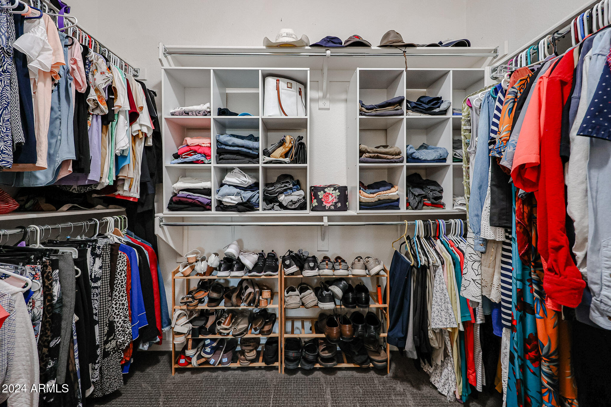 3881 E GLENEAGLE Place