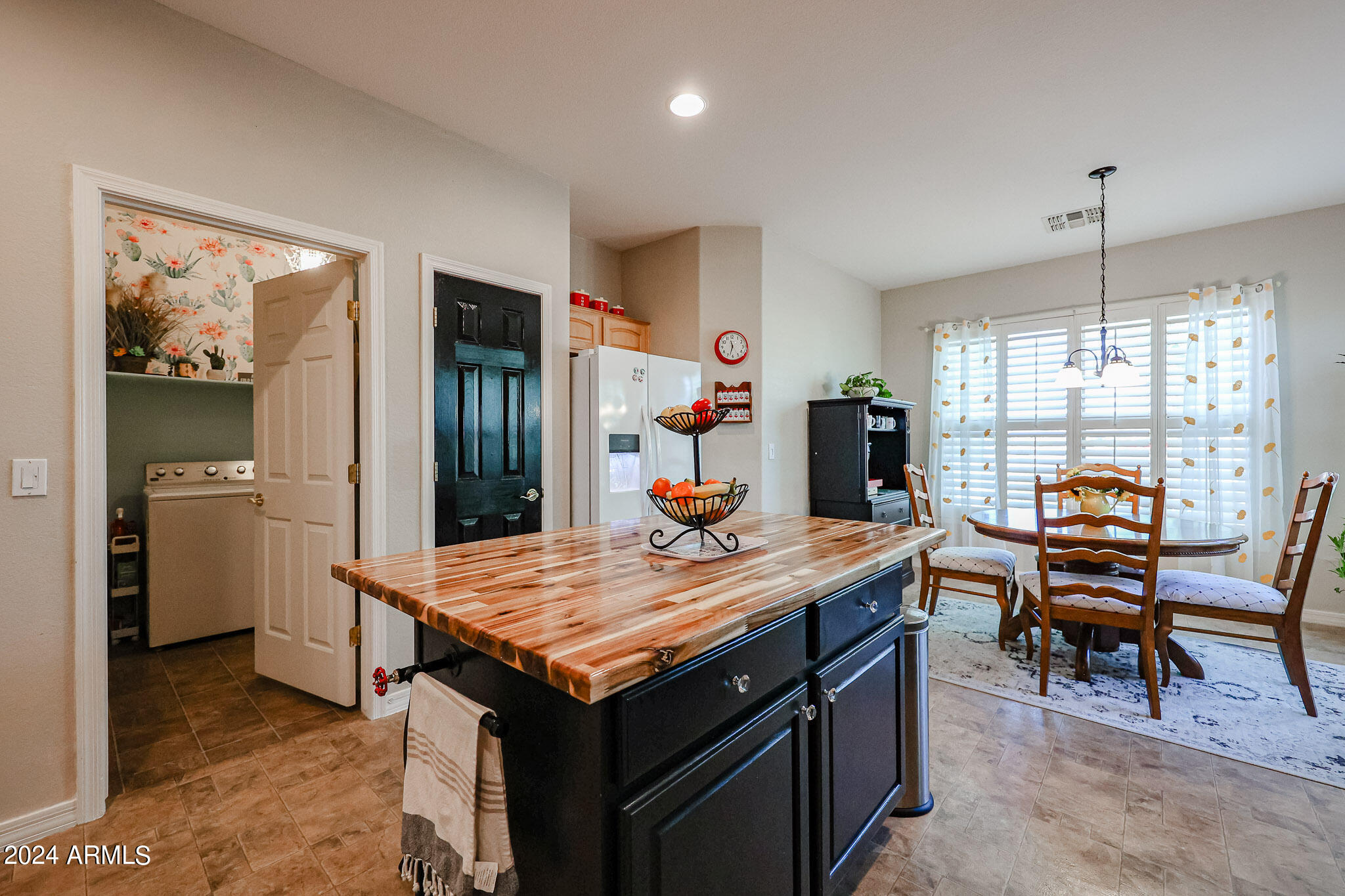 3881 E GLENEAGLE Place