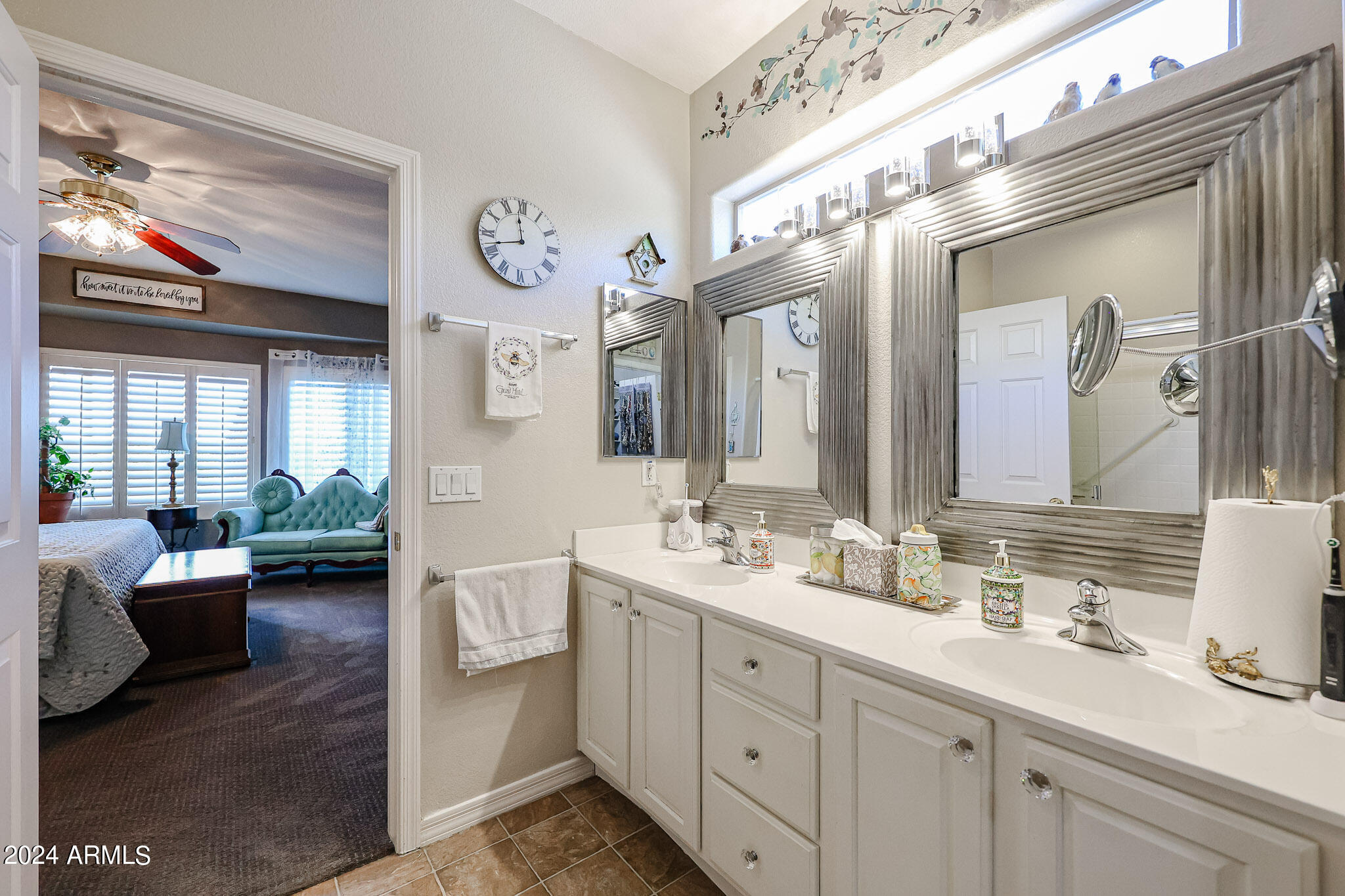 3881 E GLENEAGLE Place