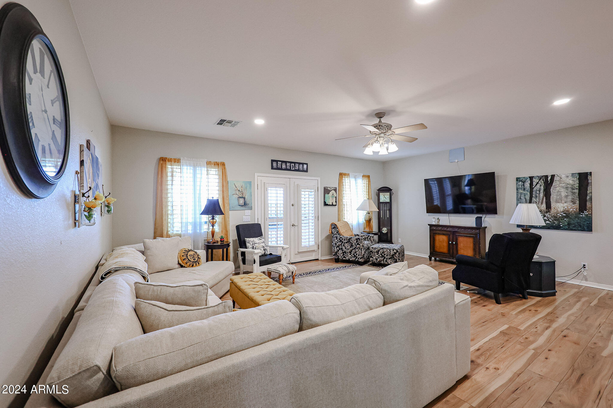 3881 E GLENEAGLE Place