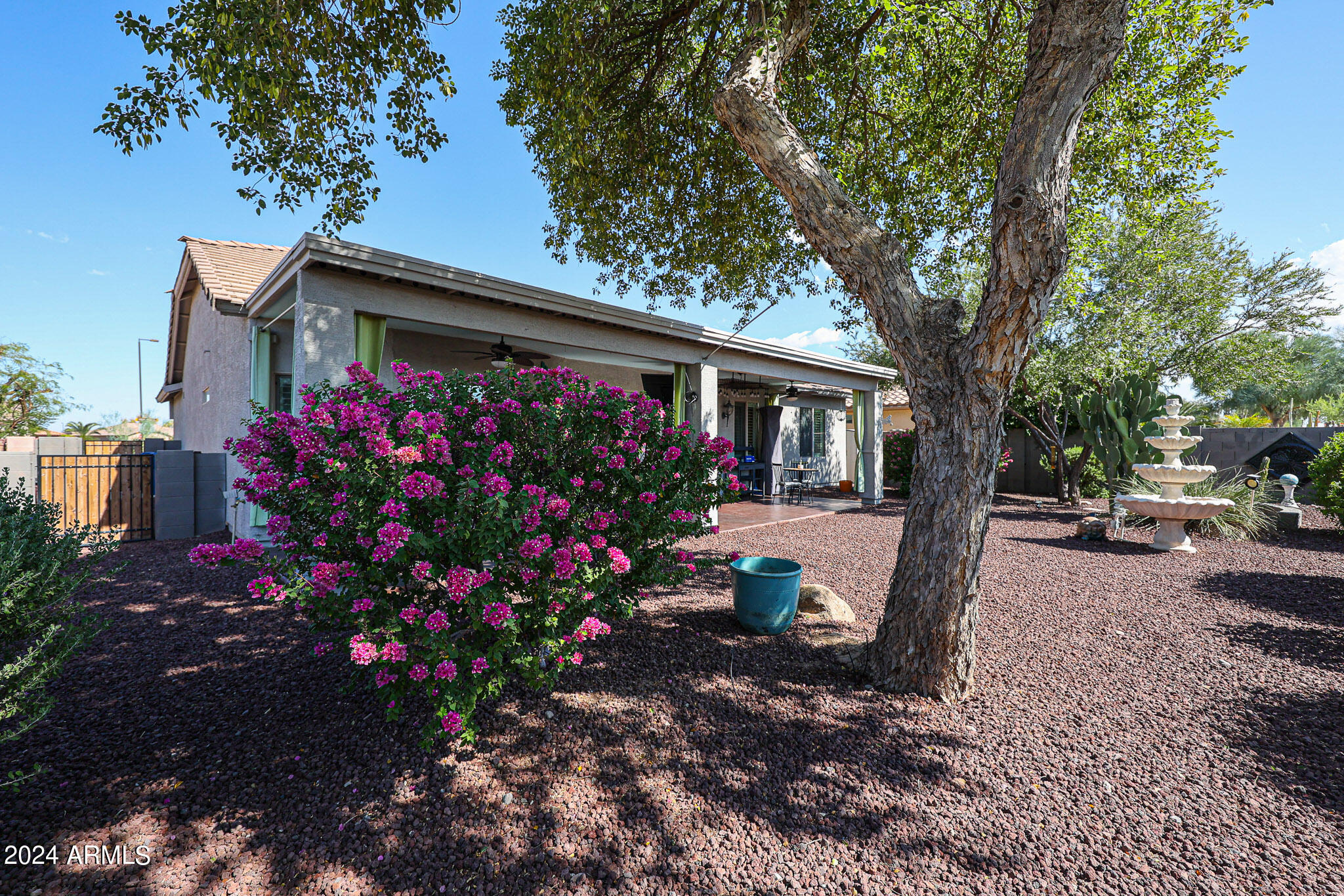 3881 E GLENEAGLE Place