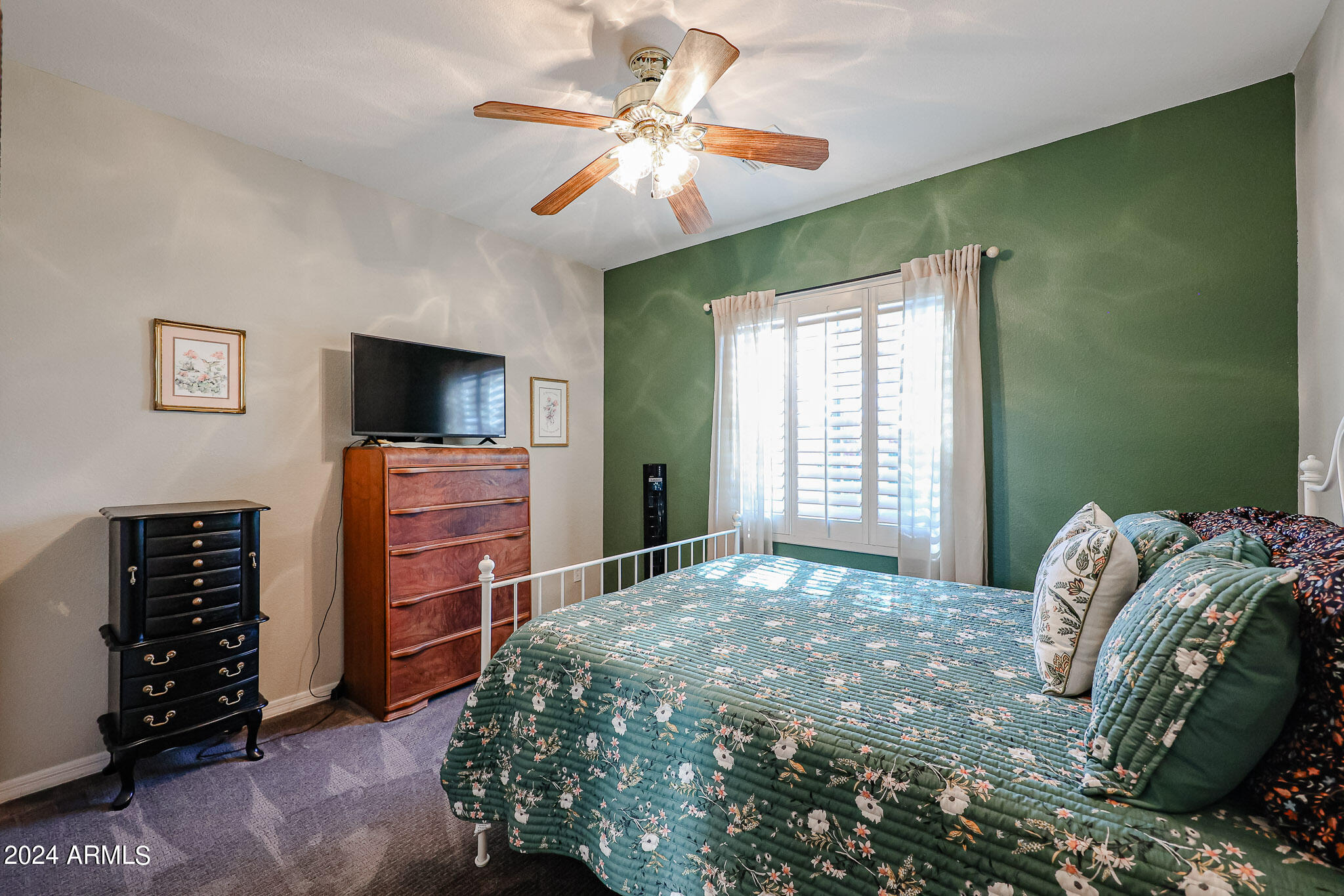 3881 E GLENEAGLE Place