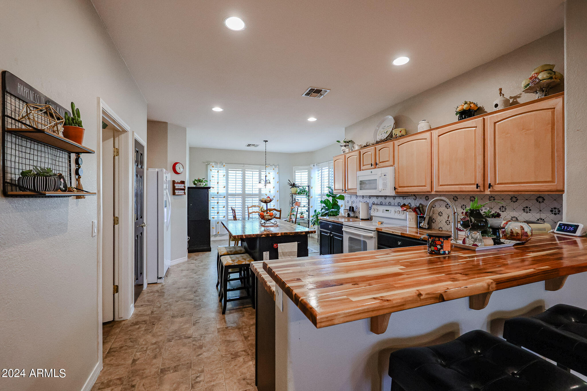 3881 E GLENEAGLE Place