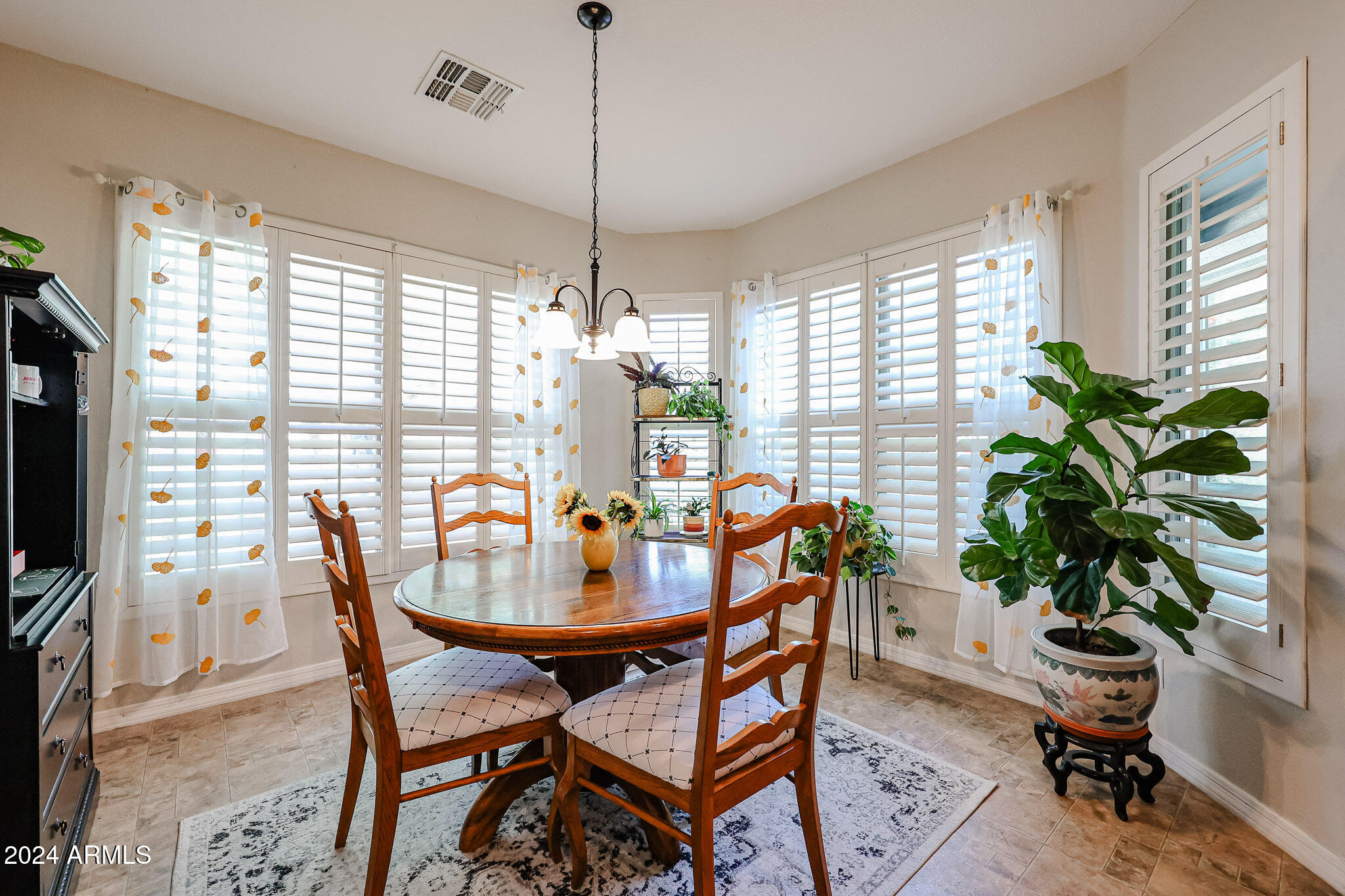 3881 E GLENEAGLE Place