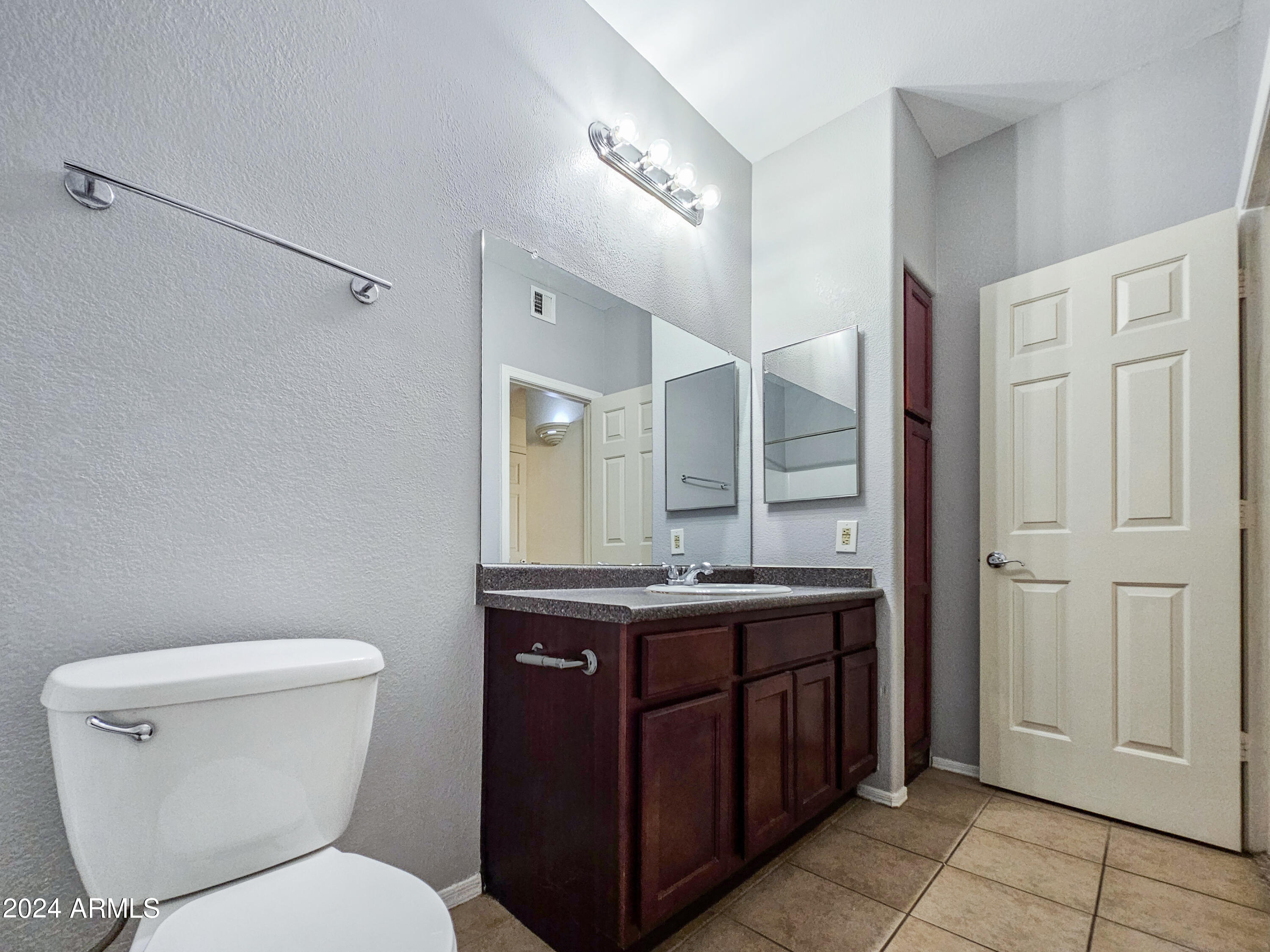 3830 E LAKEWOOD Parkway E # 3130
