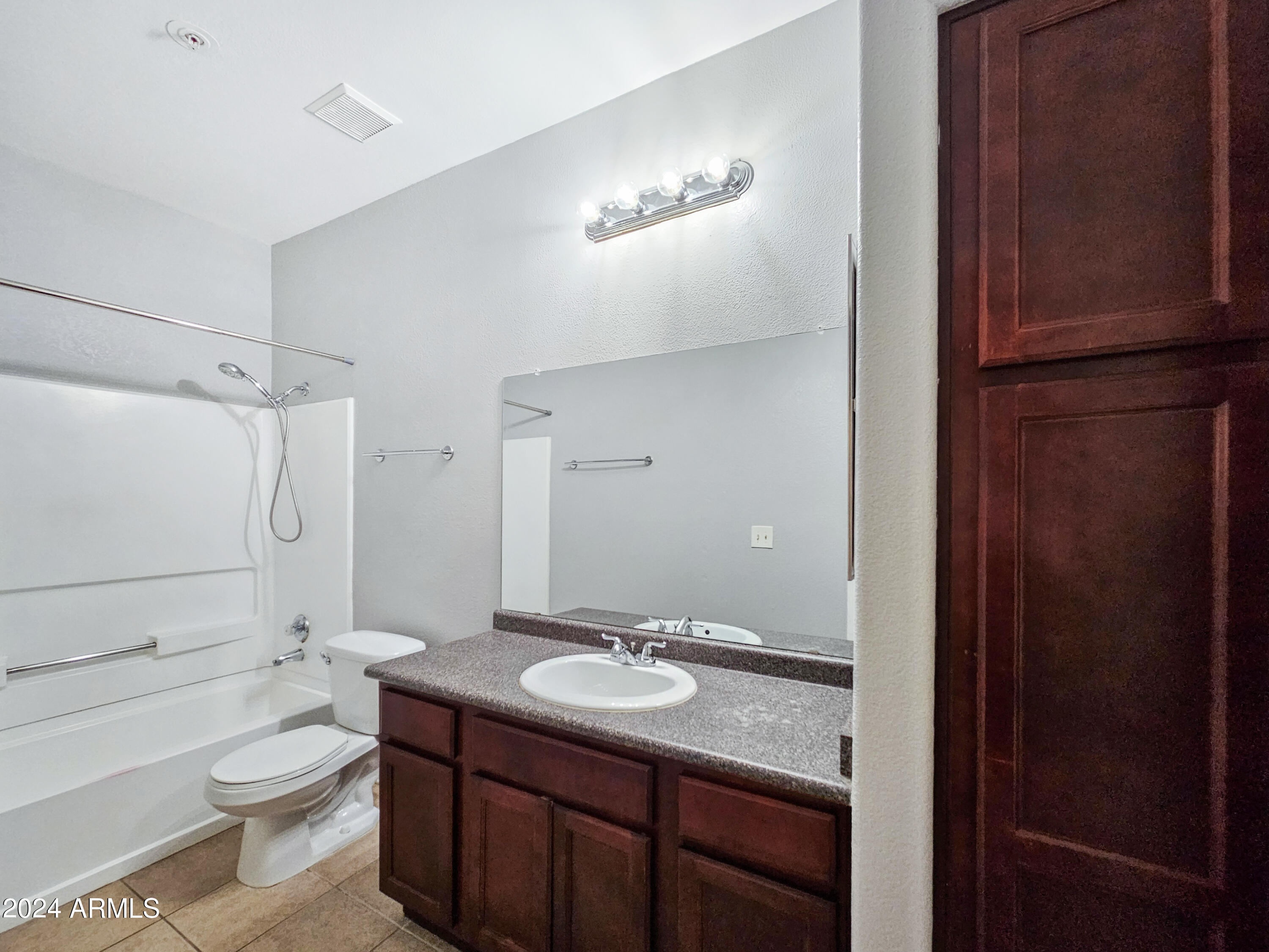 3830 E LAKEWOOD Parkway E # 3130