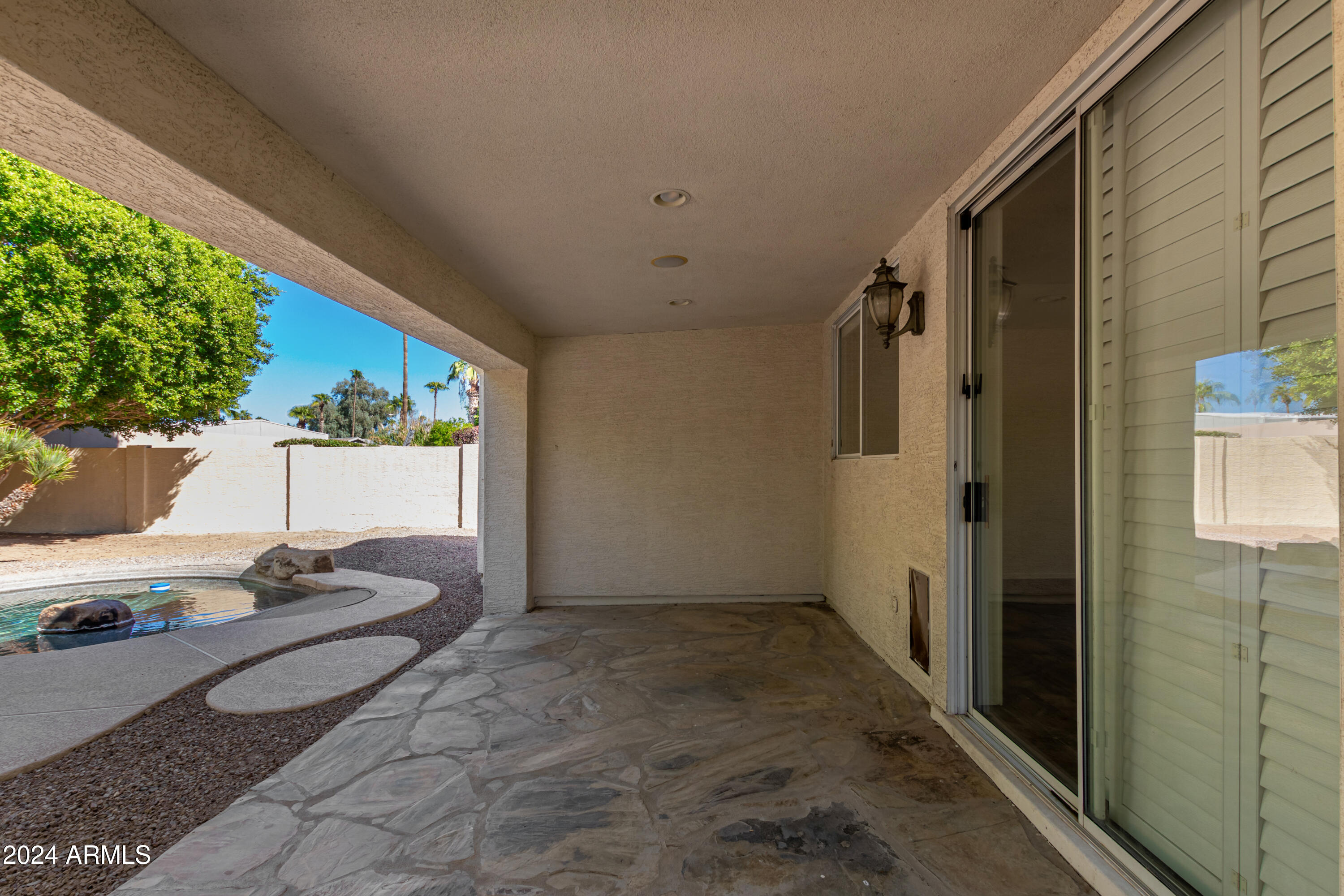 434 W THOMPSON Place