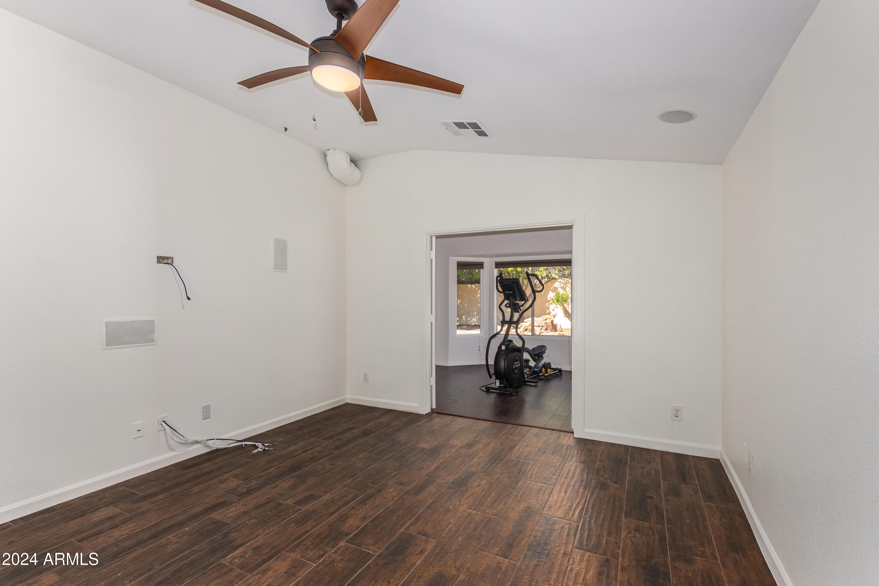 434 W THOMPSON Place