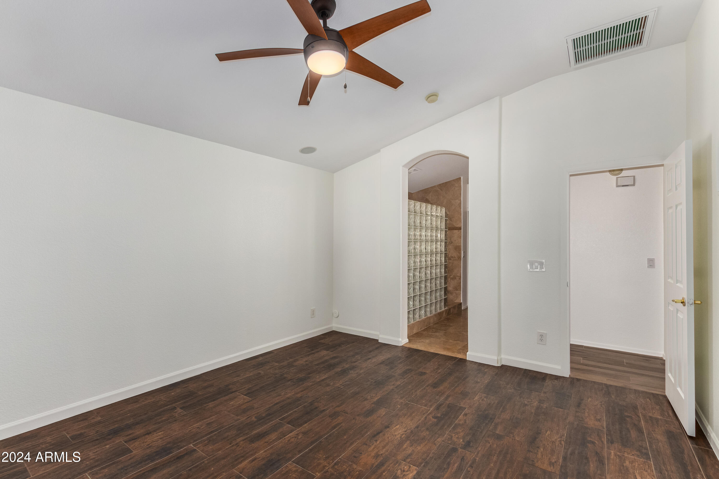 434 W THOMPSON Place