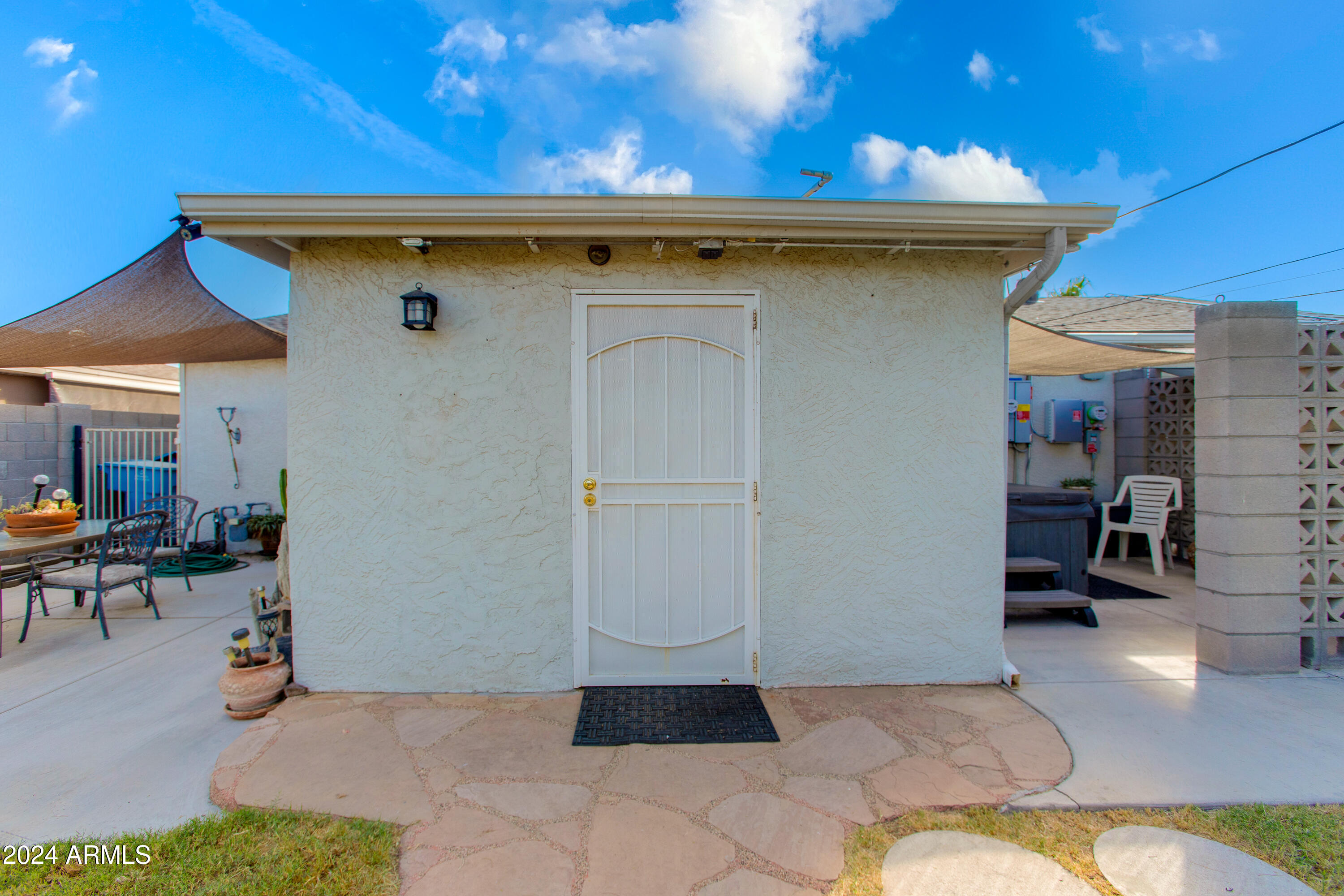 2750 W Montecito Avenue