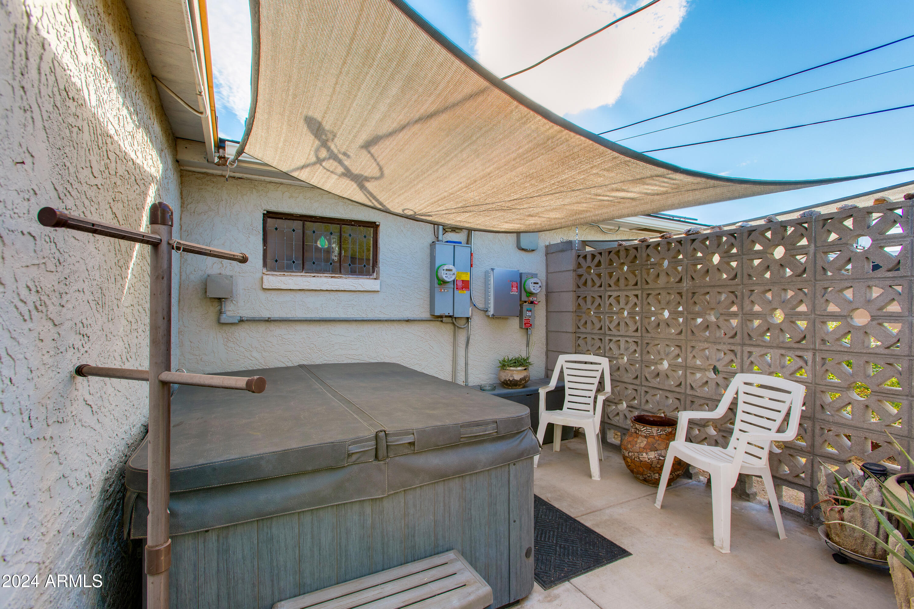 2750 W Montecito Avenue
