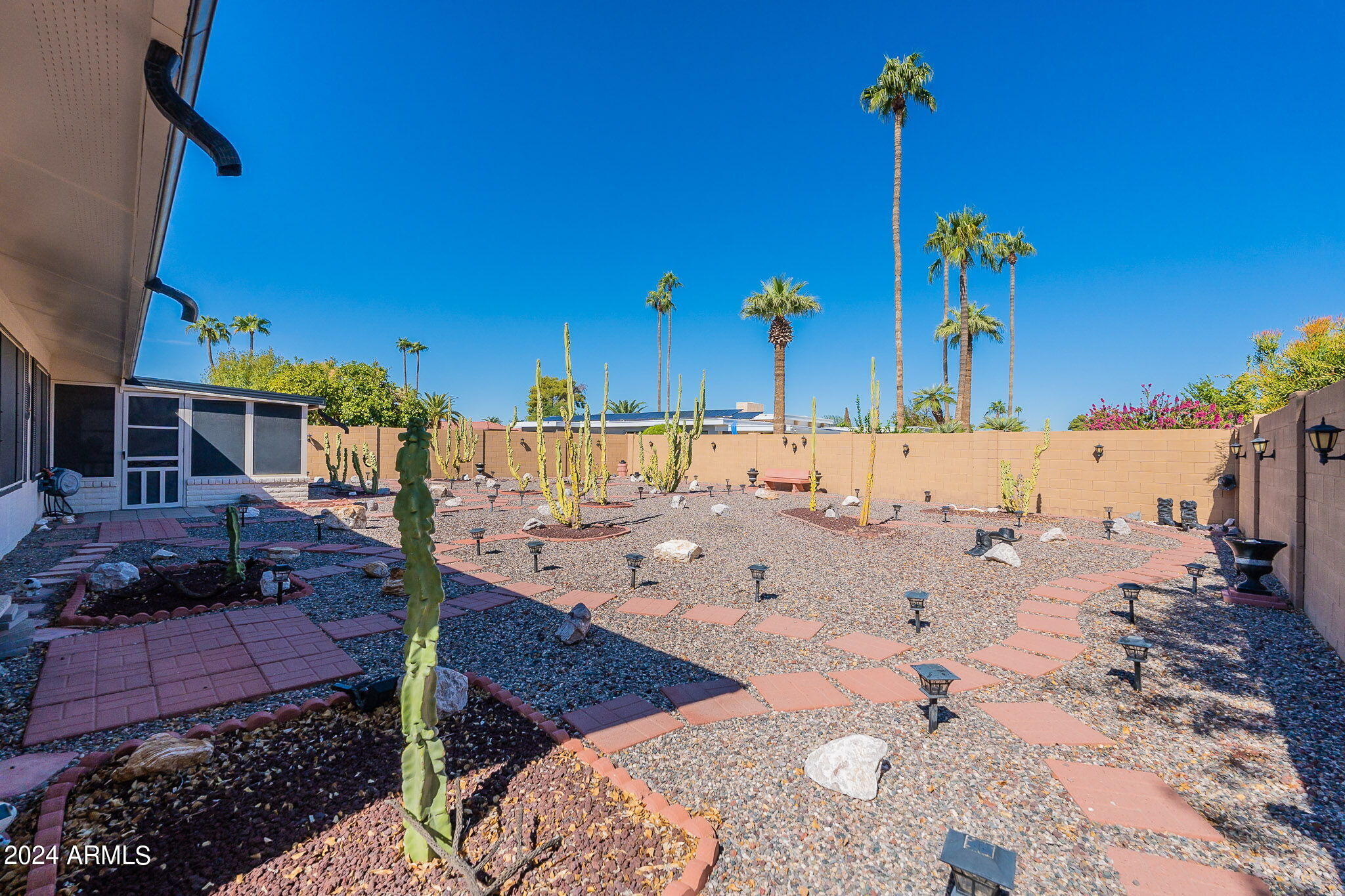 10030 W DESERT ROCK Drive