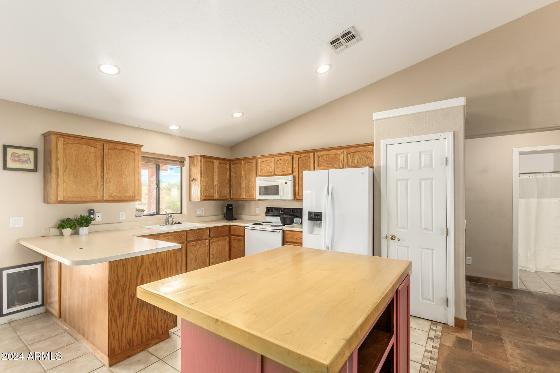 57 N ROADRUNNER Road