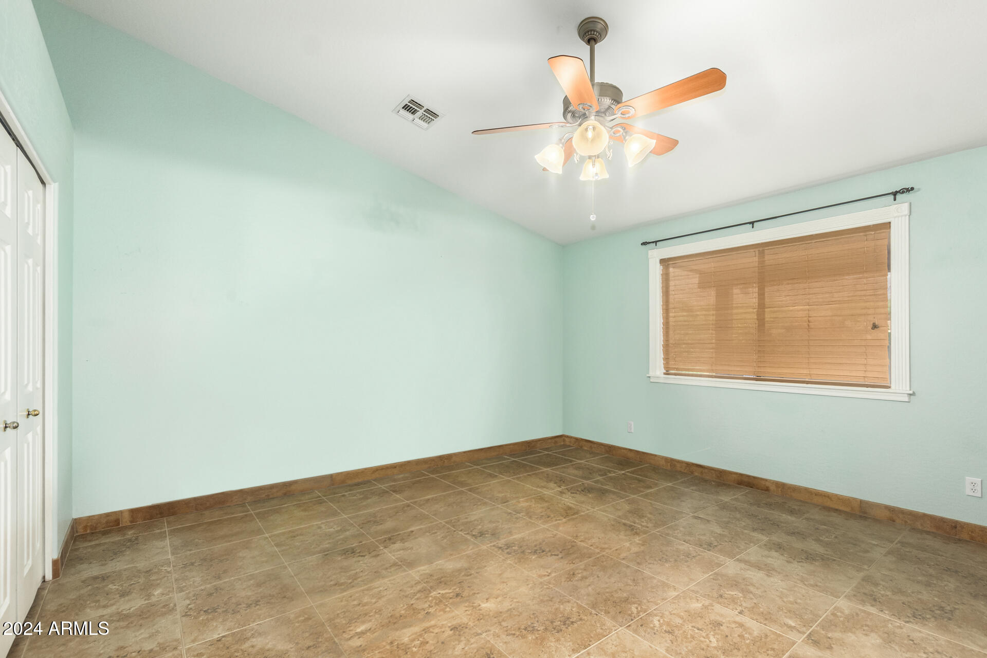 57 N ROADRUNNER Road
