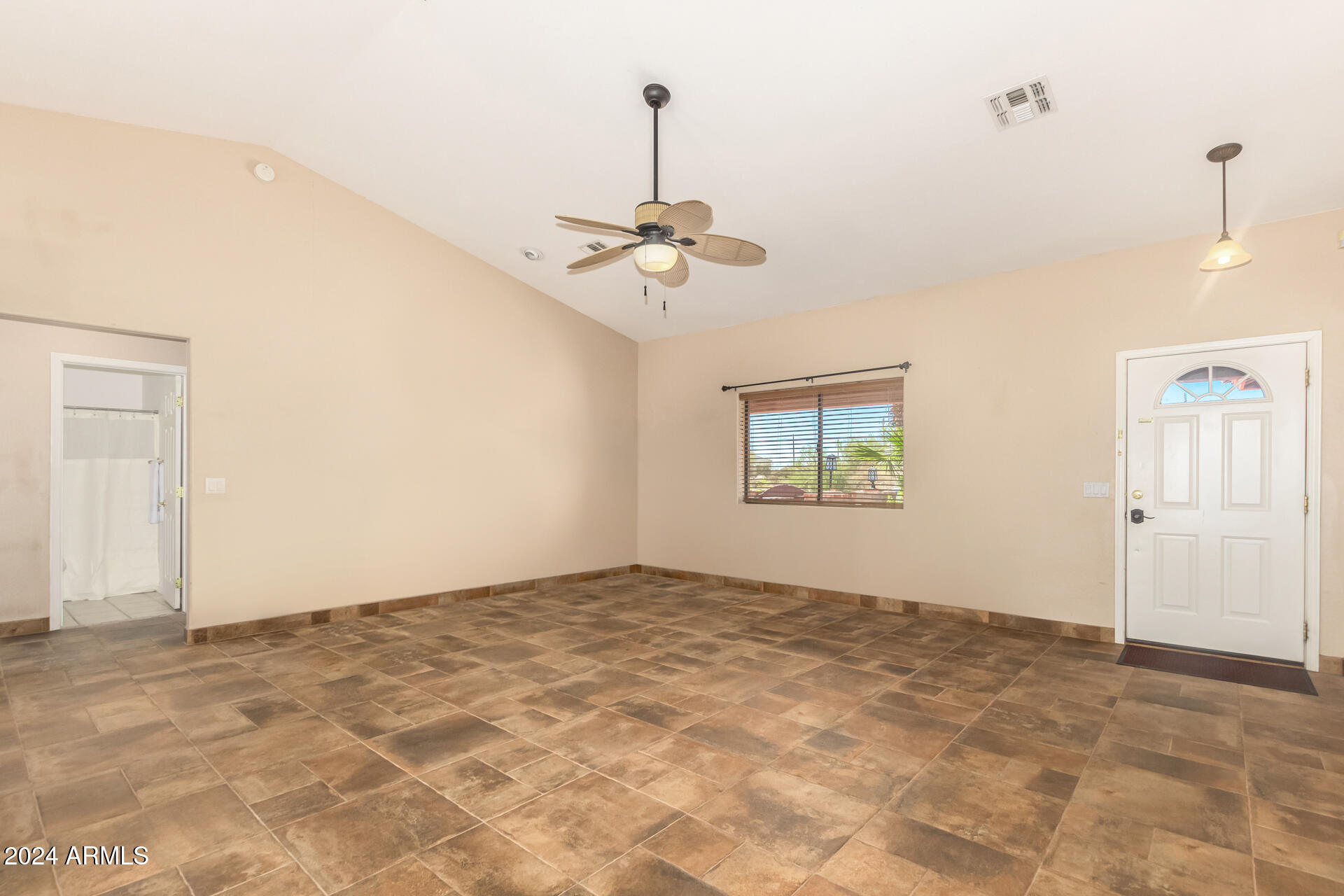 57 N ROADRUNNER Road