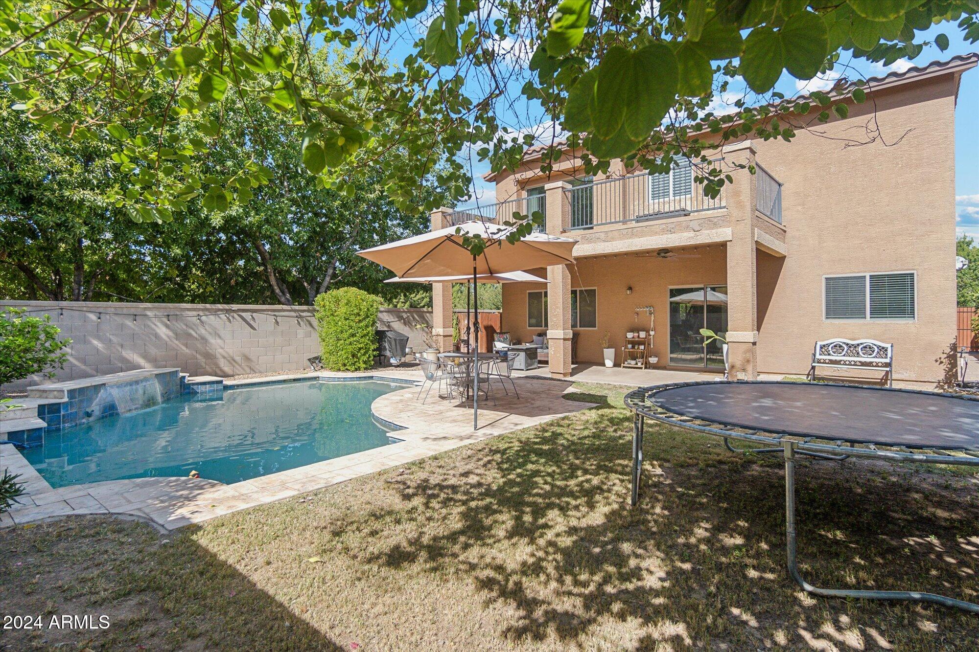 391 W DRAGON TREE Avenue