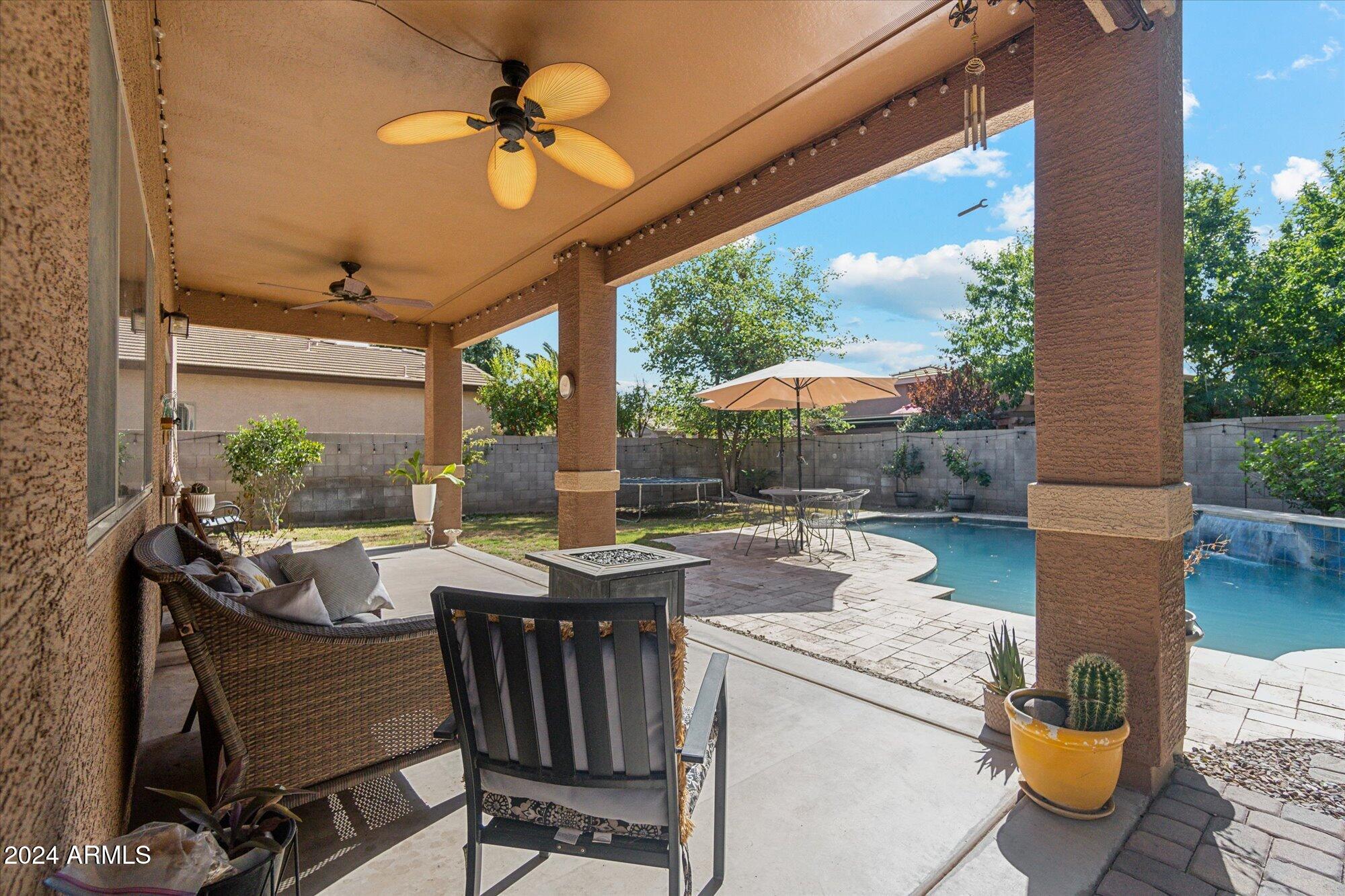 391 W DRAGON TREE Avenue