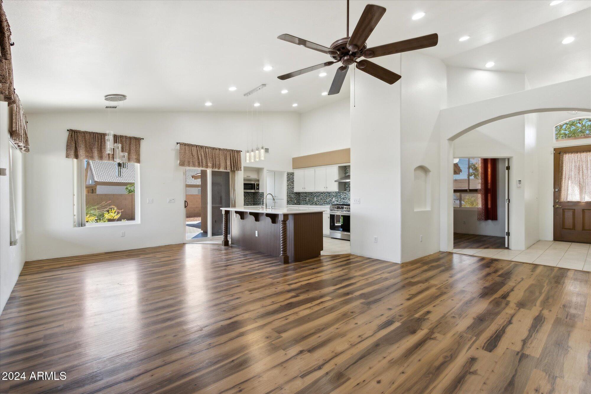 14933 S COUNTRY CLUB Way