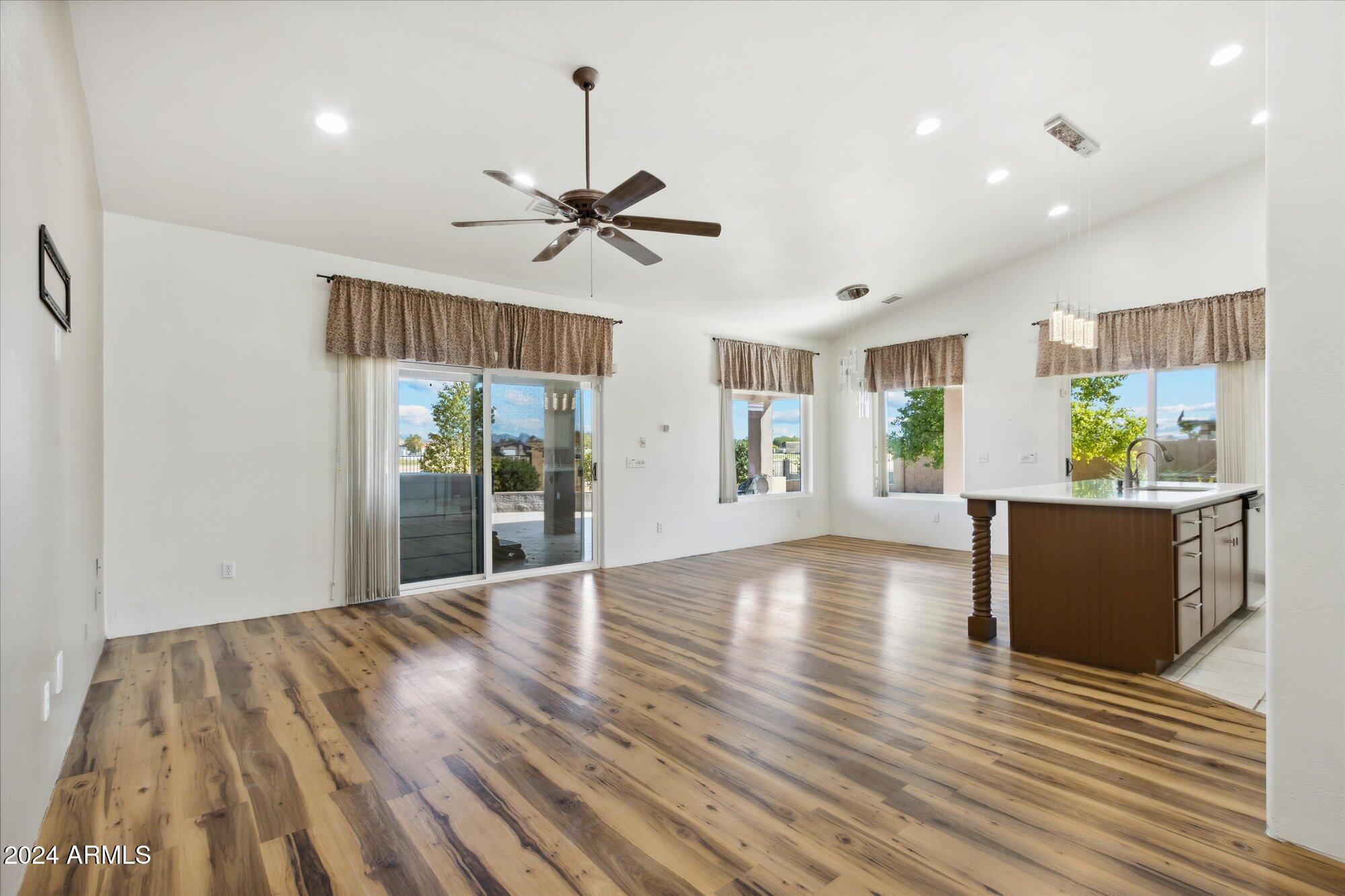 14933 S COUNTRY CLUB Way