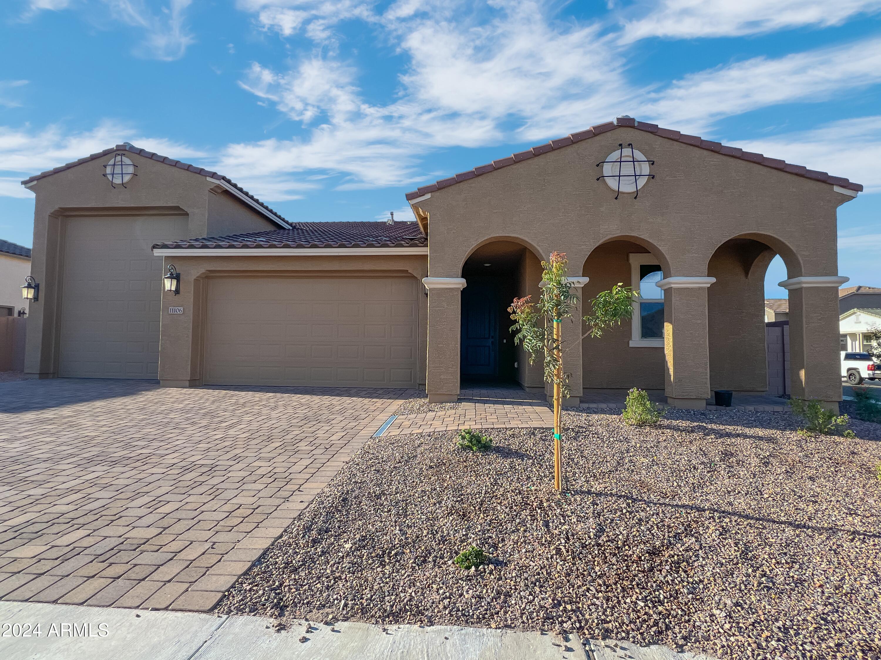 11106 S 52ND Lane