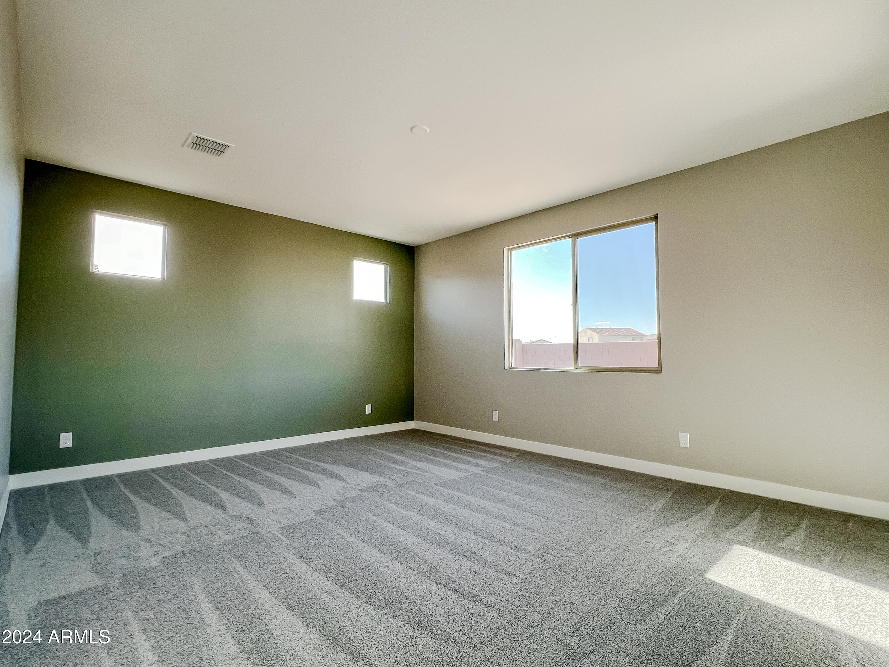 11106 S 52ND Lane