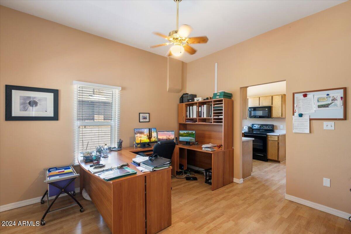 1215 W WOODLAND Avenue