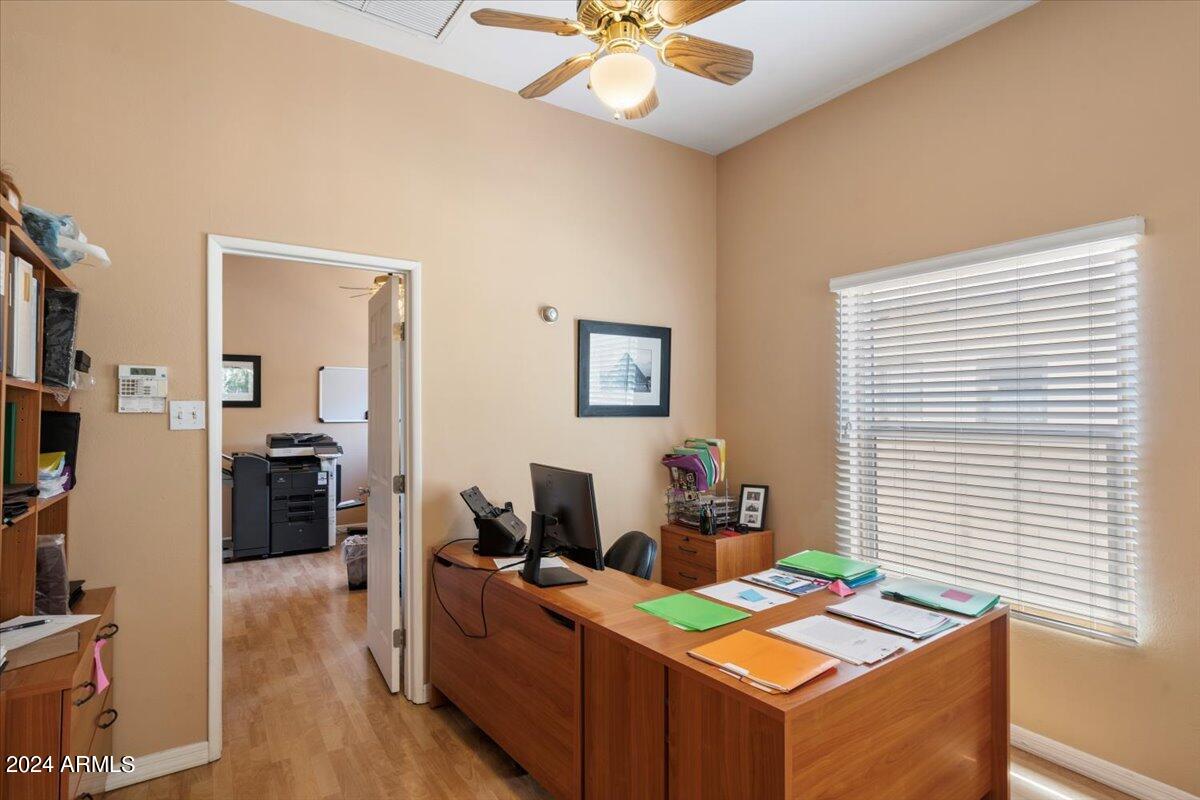 1215 W WOODLAND Avenue