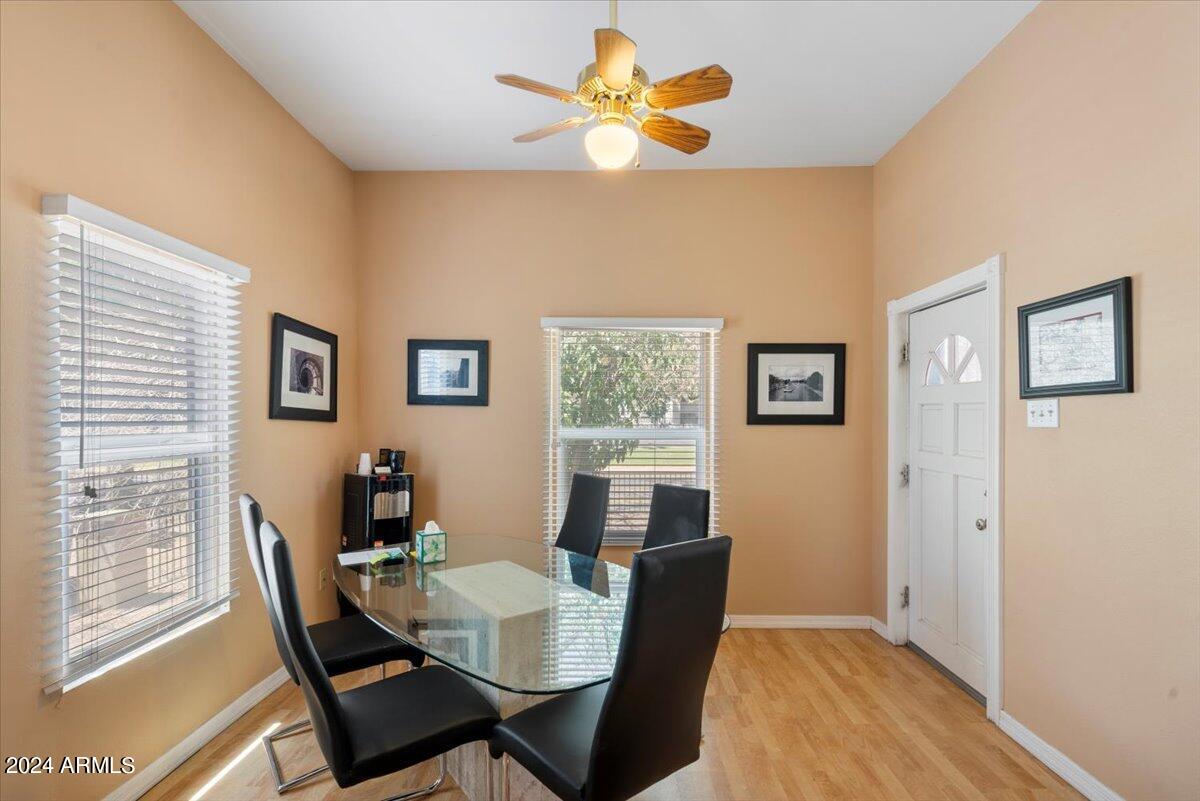 1215 W WOODLAND Avenue