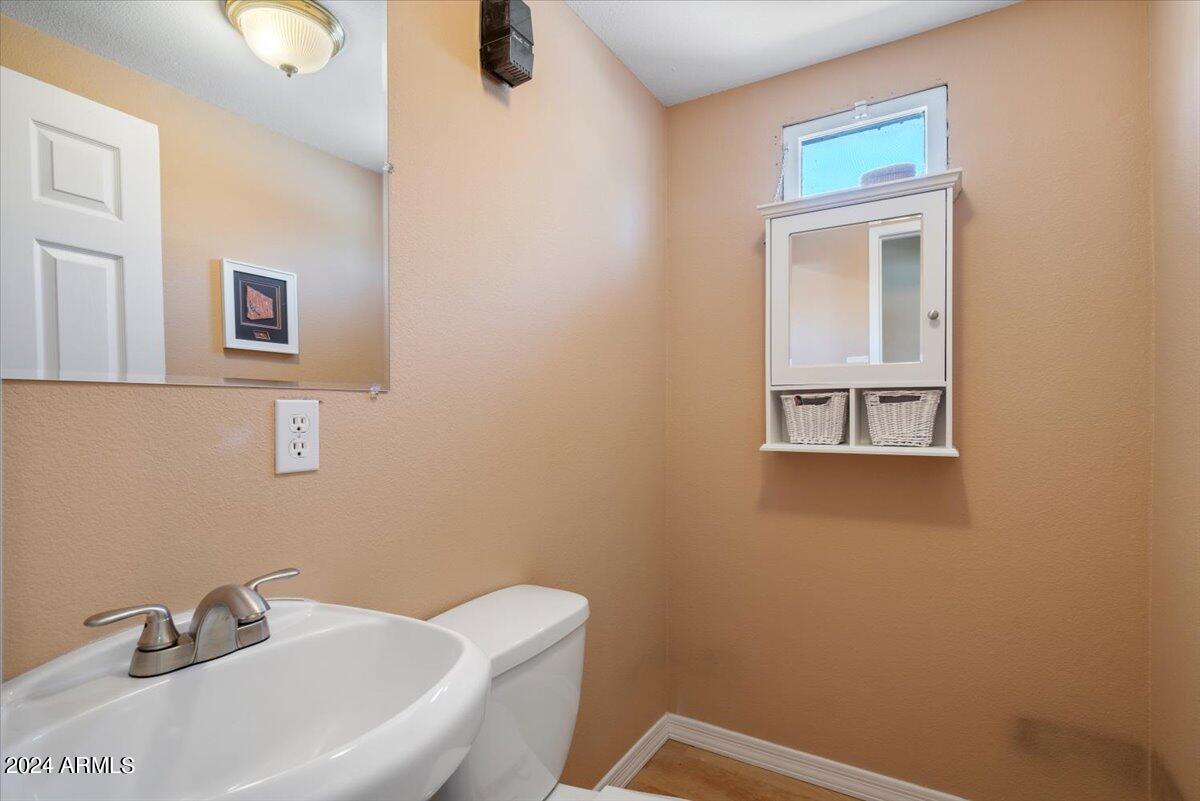 1215 W WOODLAND Avenue