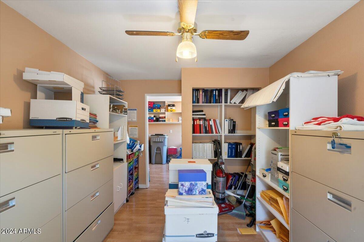 1215 W WOODLAND Avenue