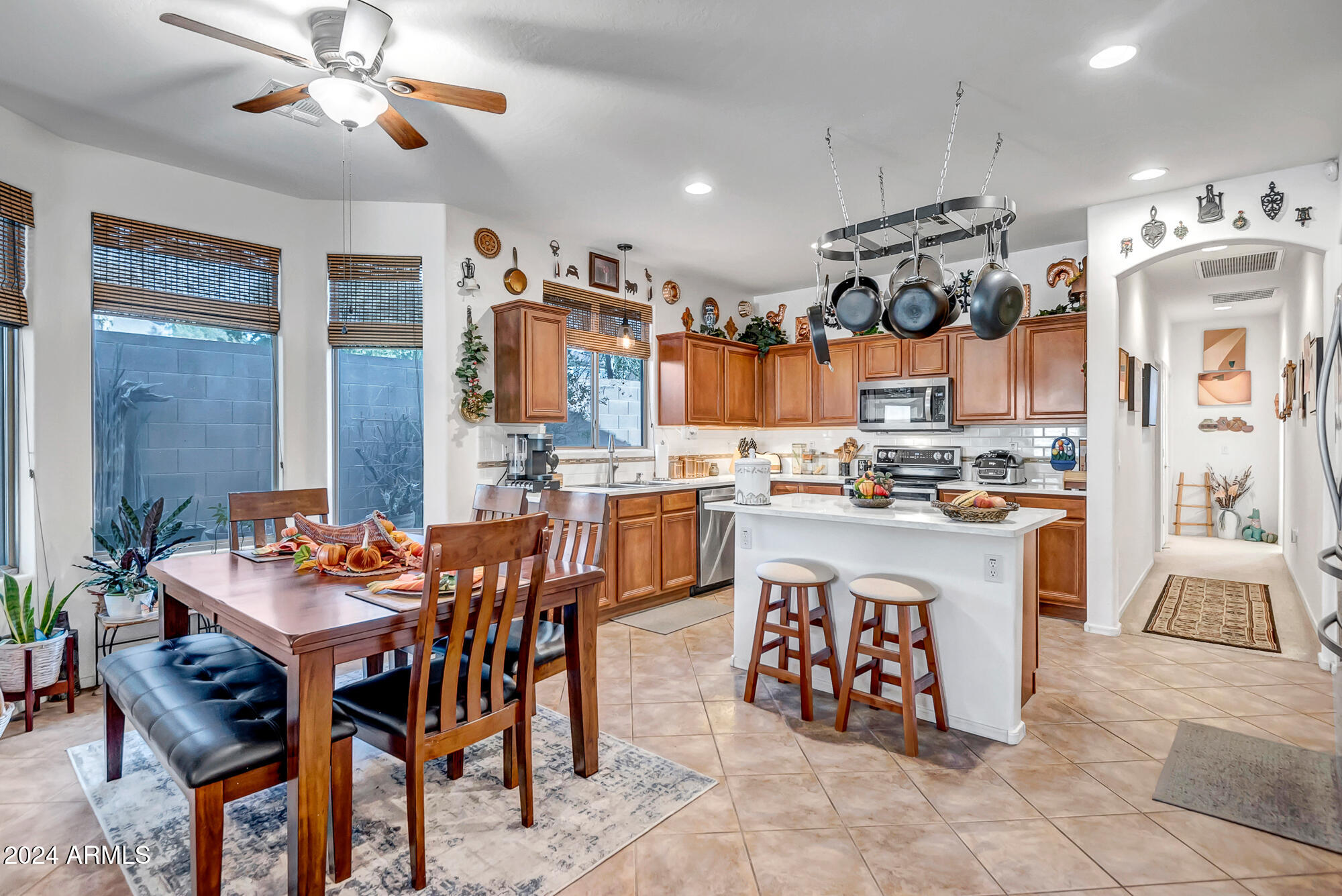 10302 W ROANOKE Avenue