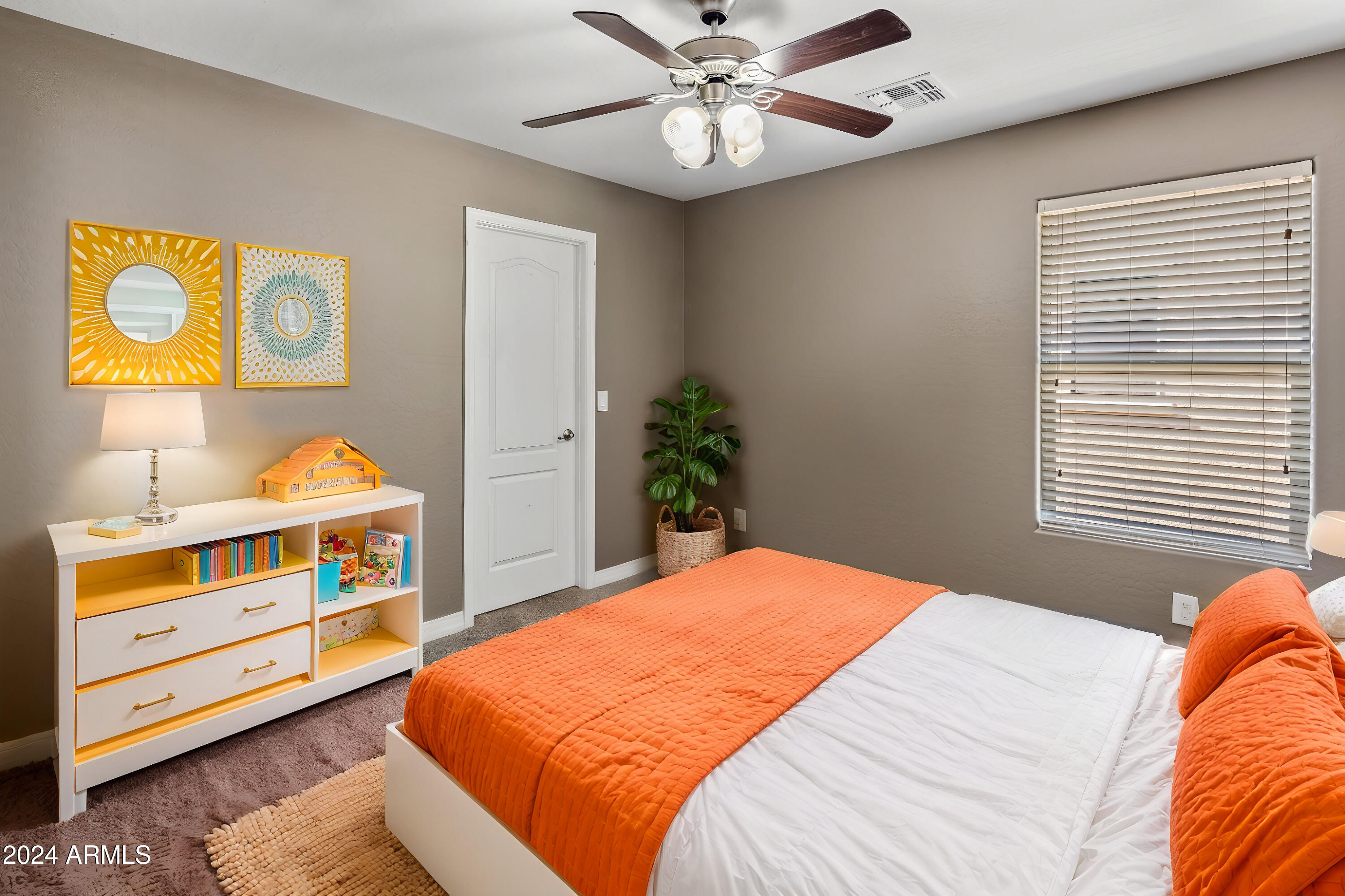 1695 E MIA Lane