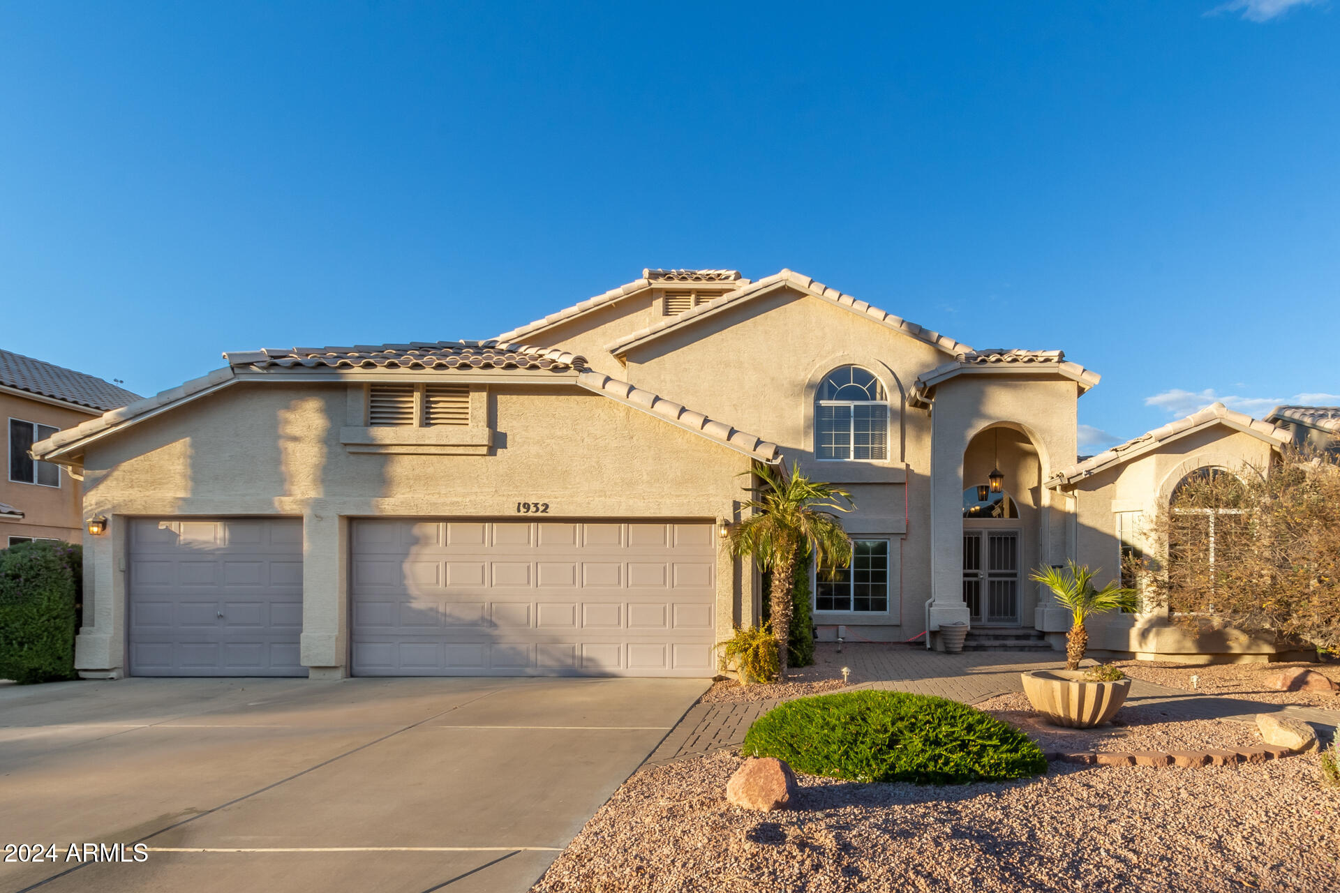1932 E BRENTRUP Drive