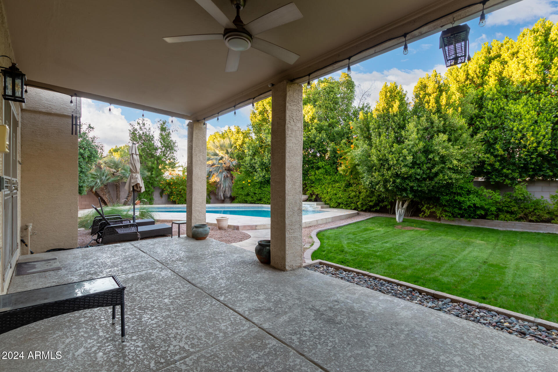 1932 E BRENTRUP Drive
