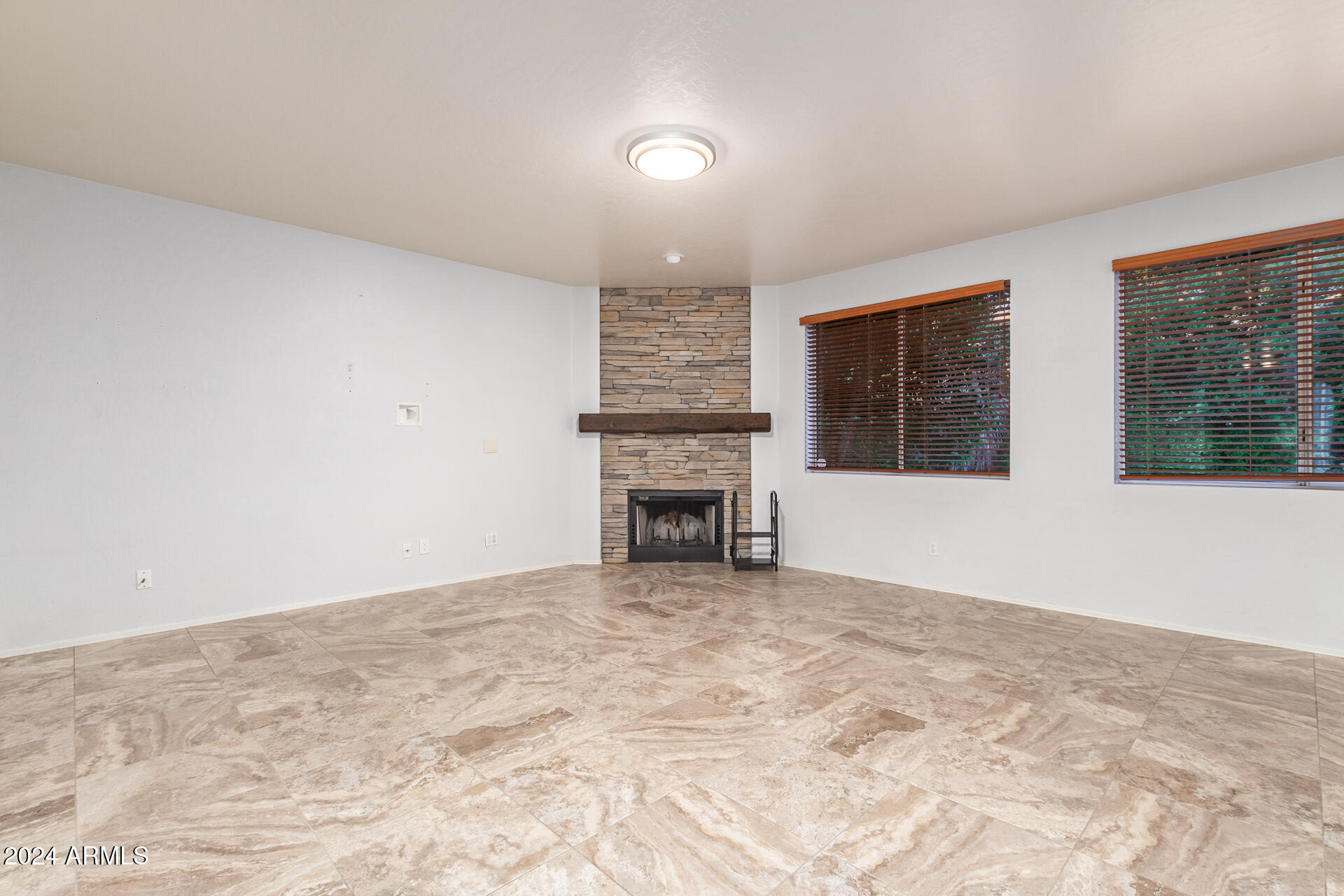 1932 E BRENTRUP Drive