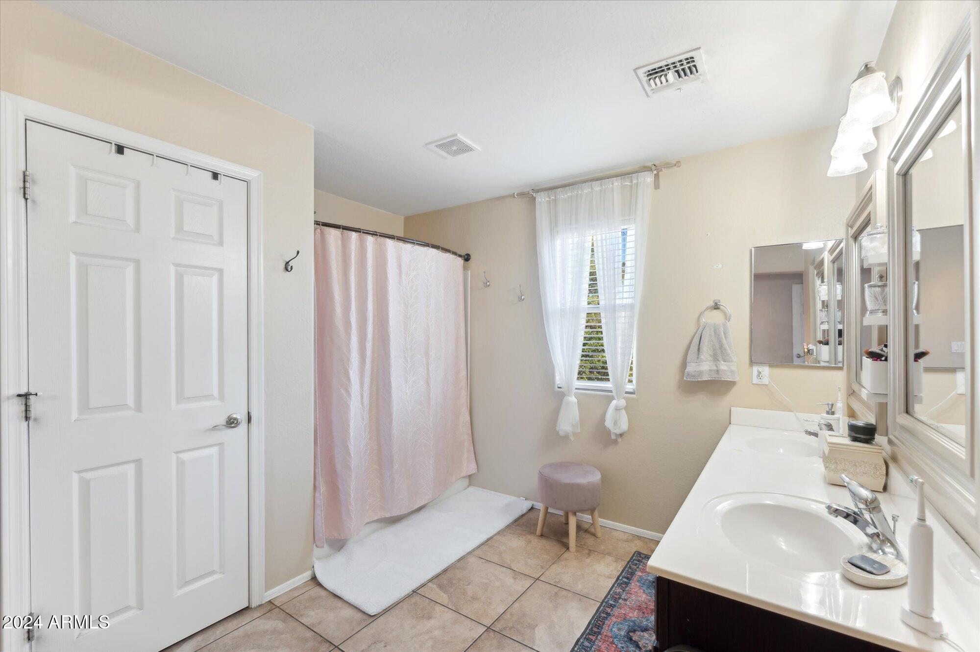 5403 W ILLINI Street