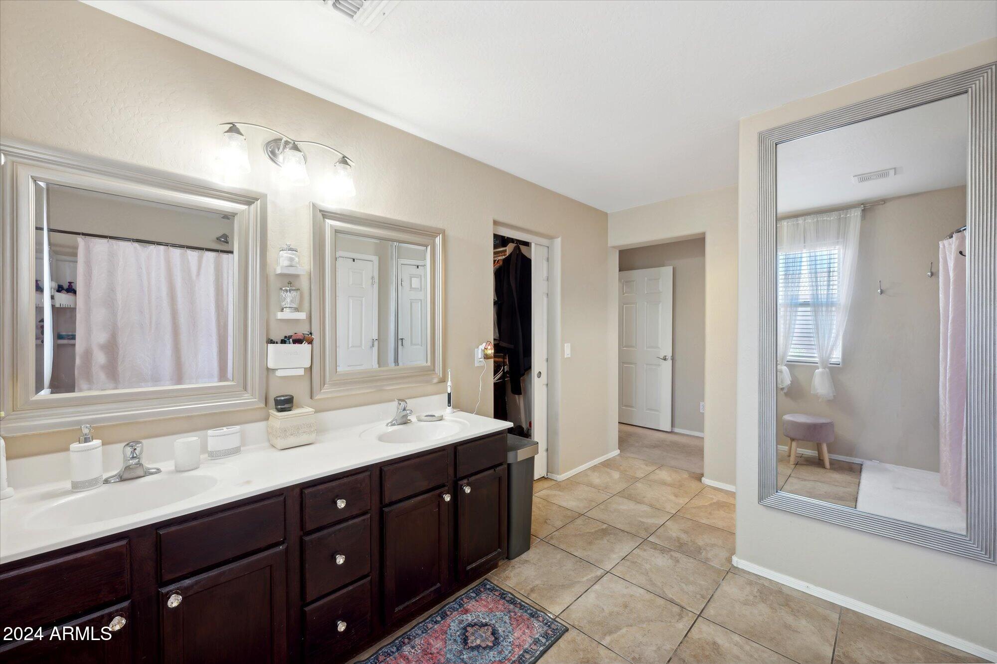 5403 W ILLINI Street