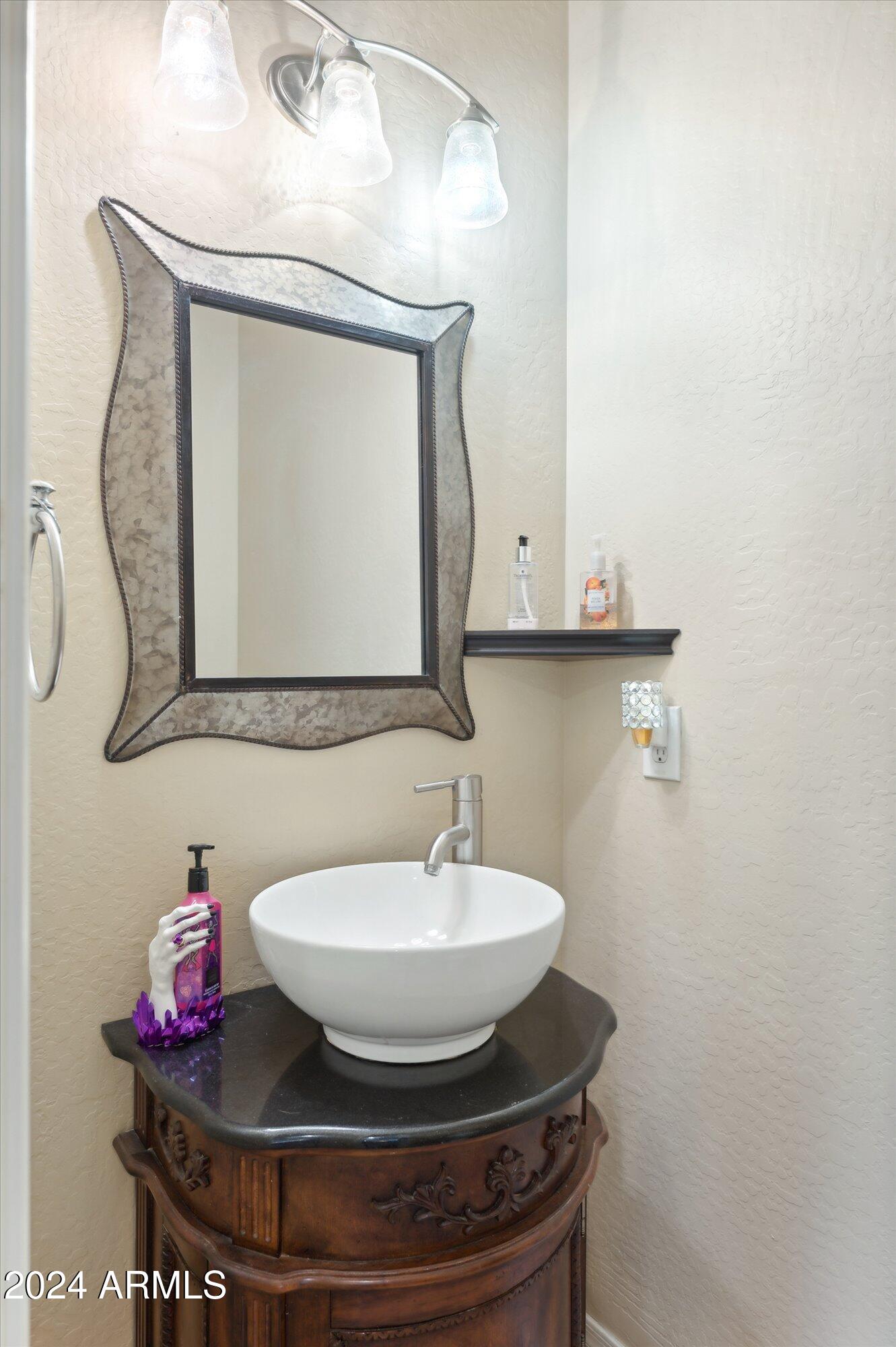 5403 W ILLINI Street