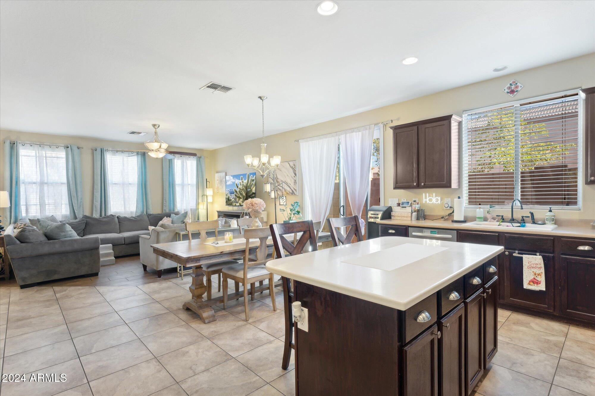 5403 W ILLINI Street