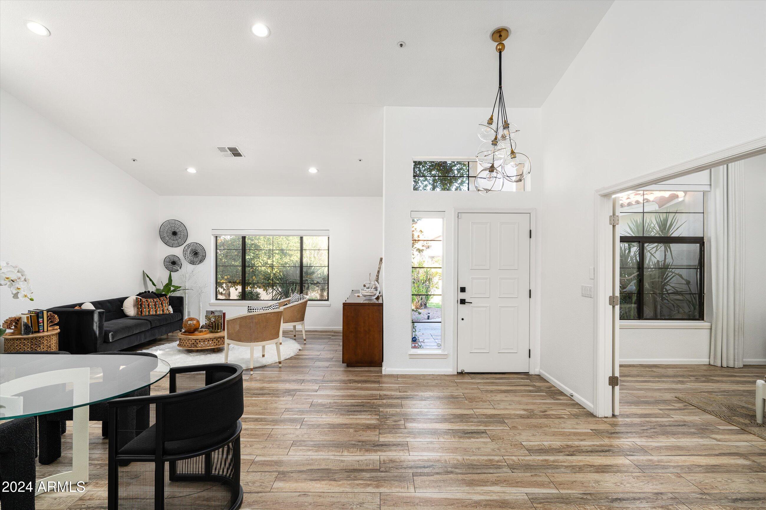 10695 E SAN SALVADOR Drive